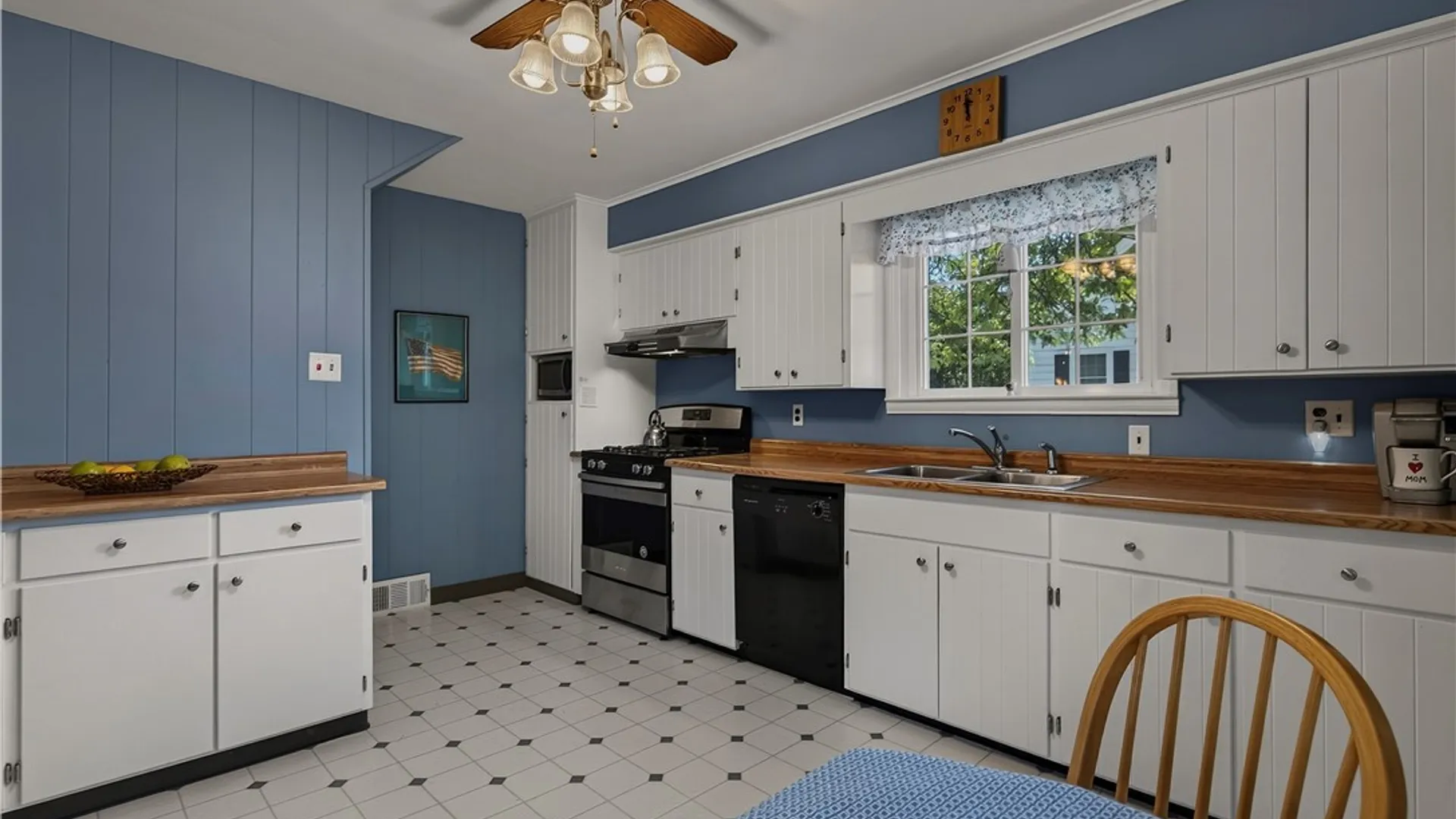 Property at 22 Winmar Crescent, New Hartford, NY 13413 14