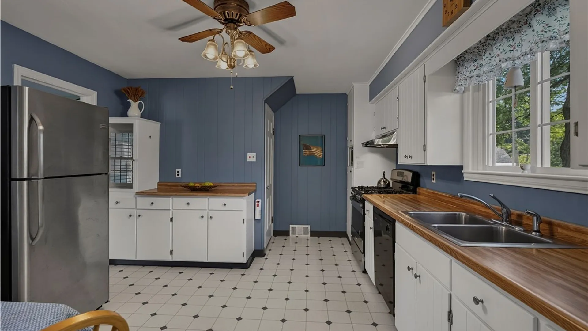 Property at 22 Winmar Crescent, New Hartford, NY 13413 16