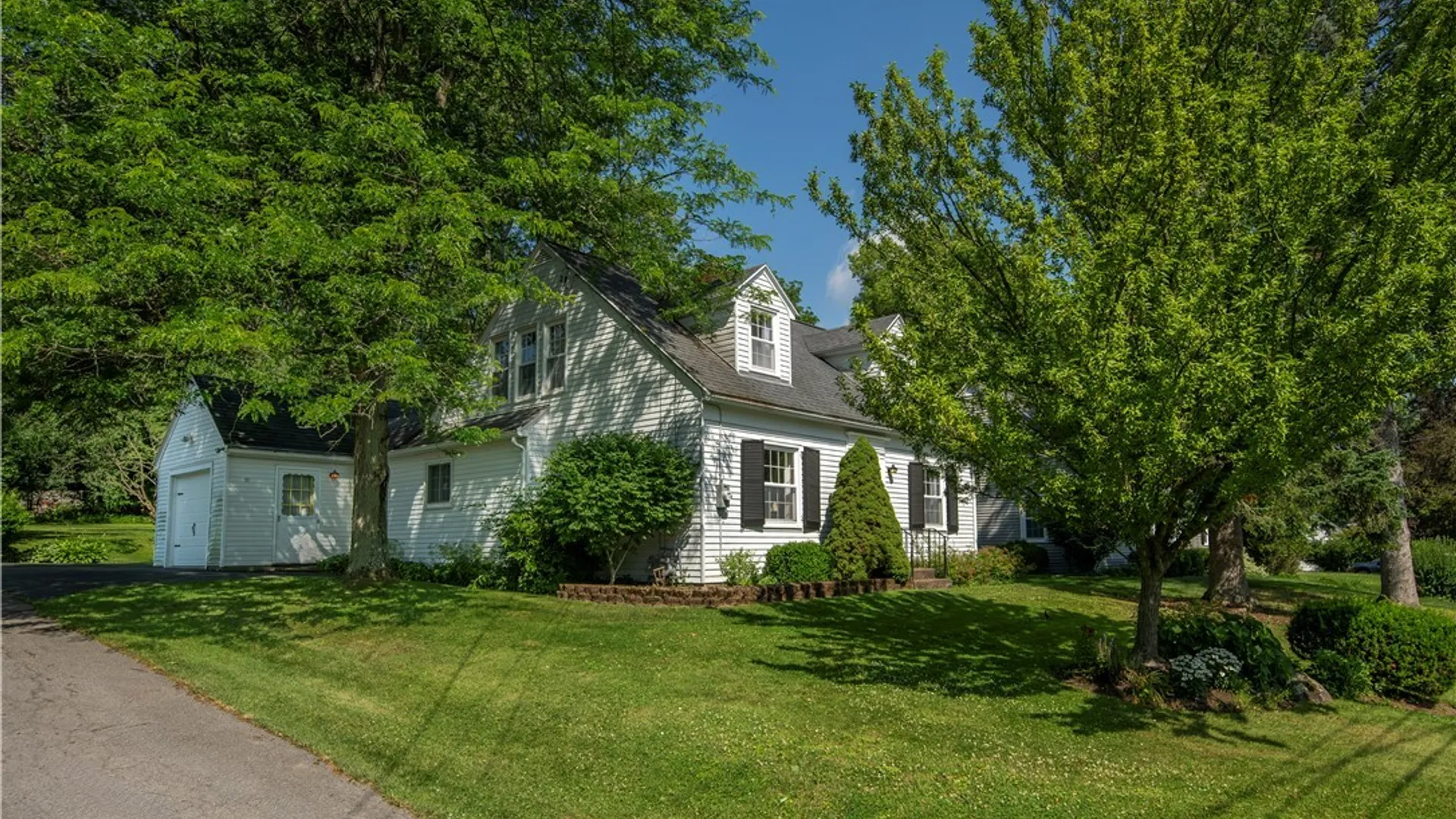 Property at 22 Winmar Crescent, New Hartford, NY 13413 3