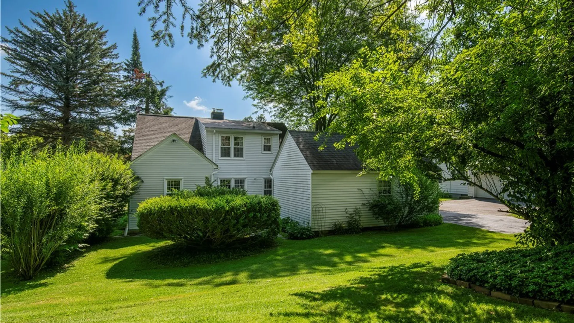 Property at 22 Winmar Crescent, New Hartford, NY 13413 37
