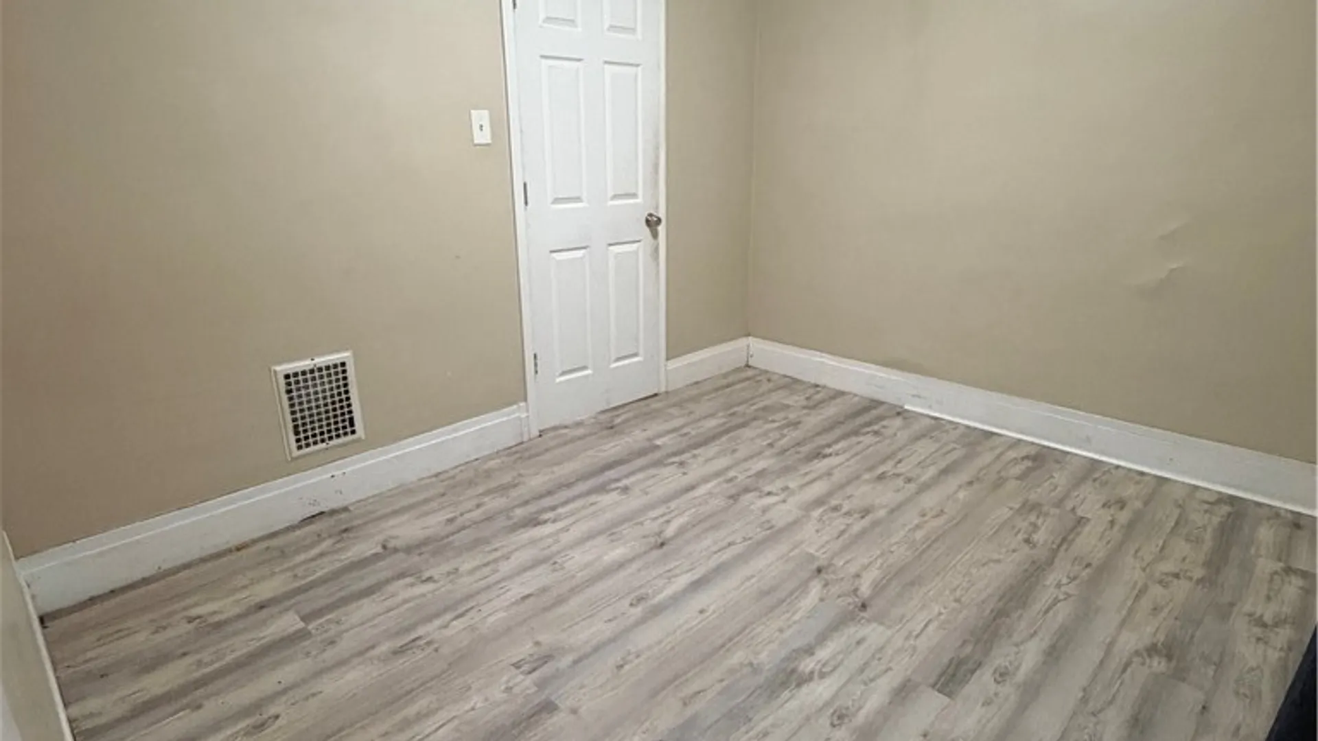 Property at 1533 La Salle Avenue, Niagara Falls, NY 14301 9