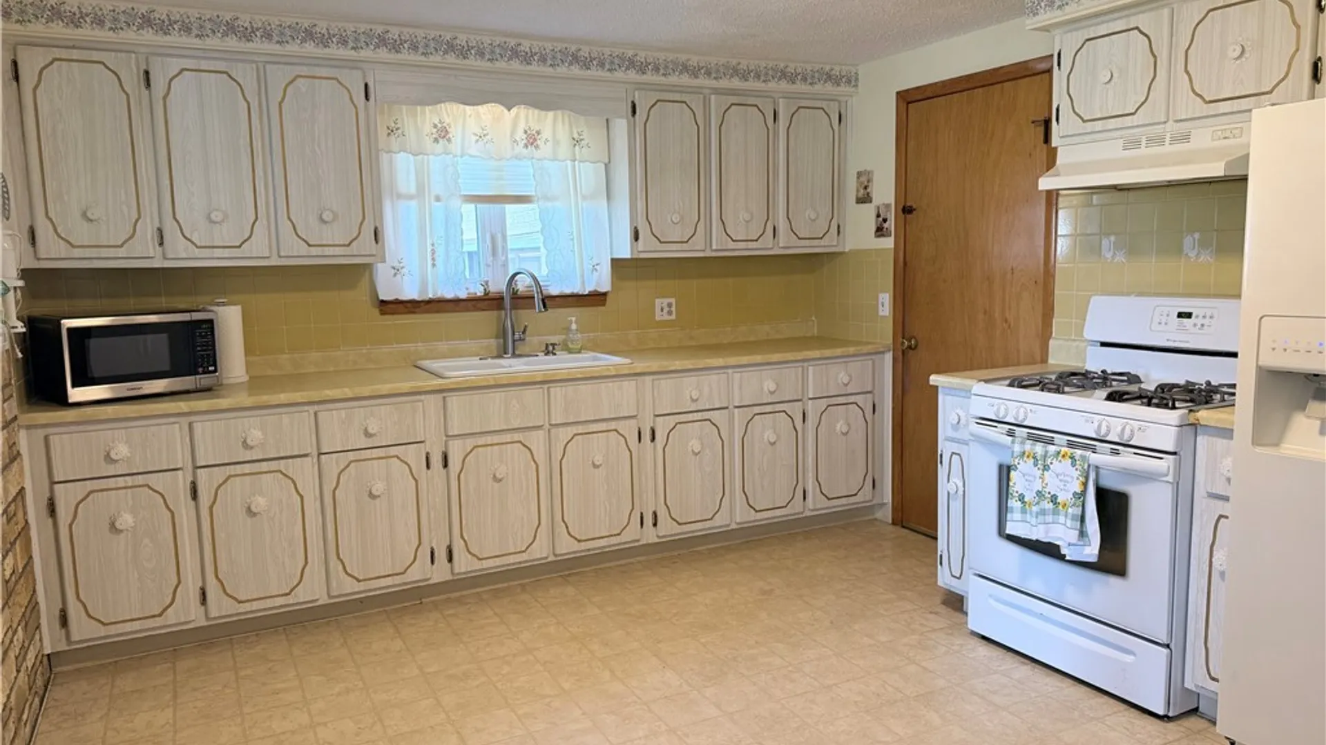Property at 54 Bory Drive, Cheektowaga, NY 14043 8