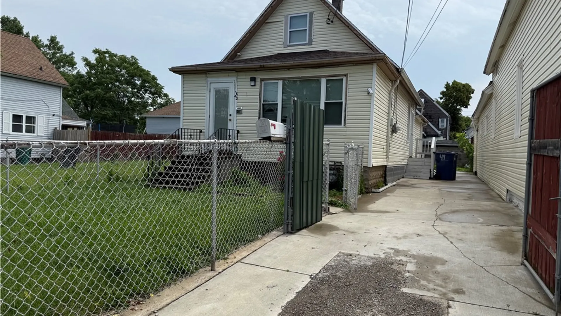 Property at 31 Woltz Avenue, Buffalo, NY 14212 5