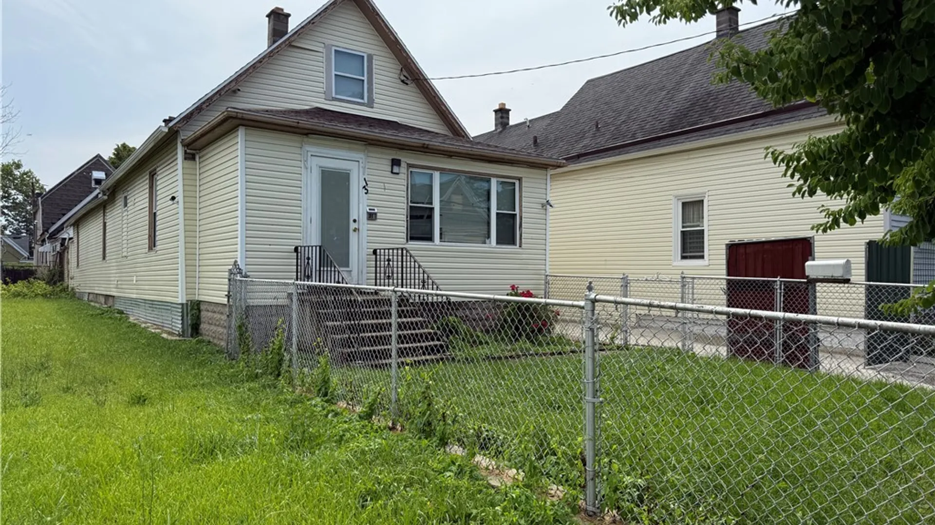 Property at 31 Woltz Avenue, Buffalo, NY 14212 3