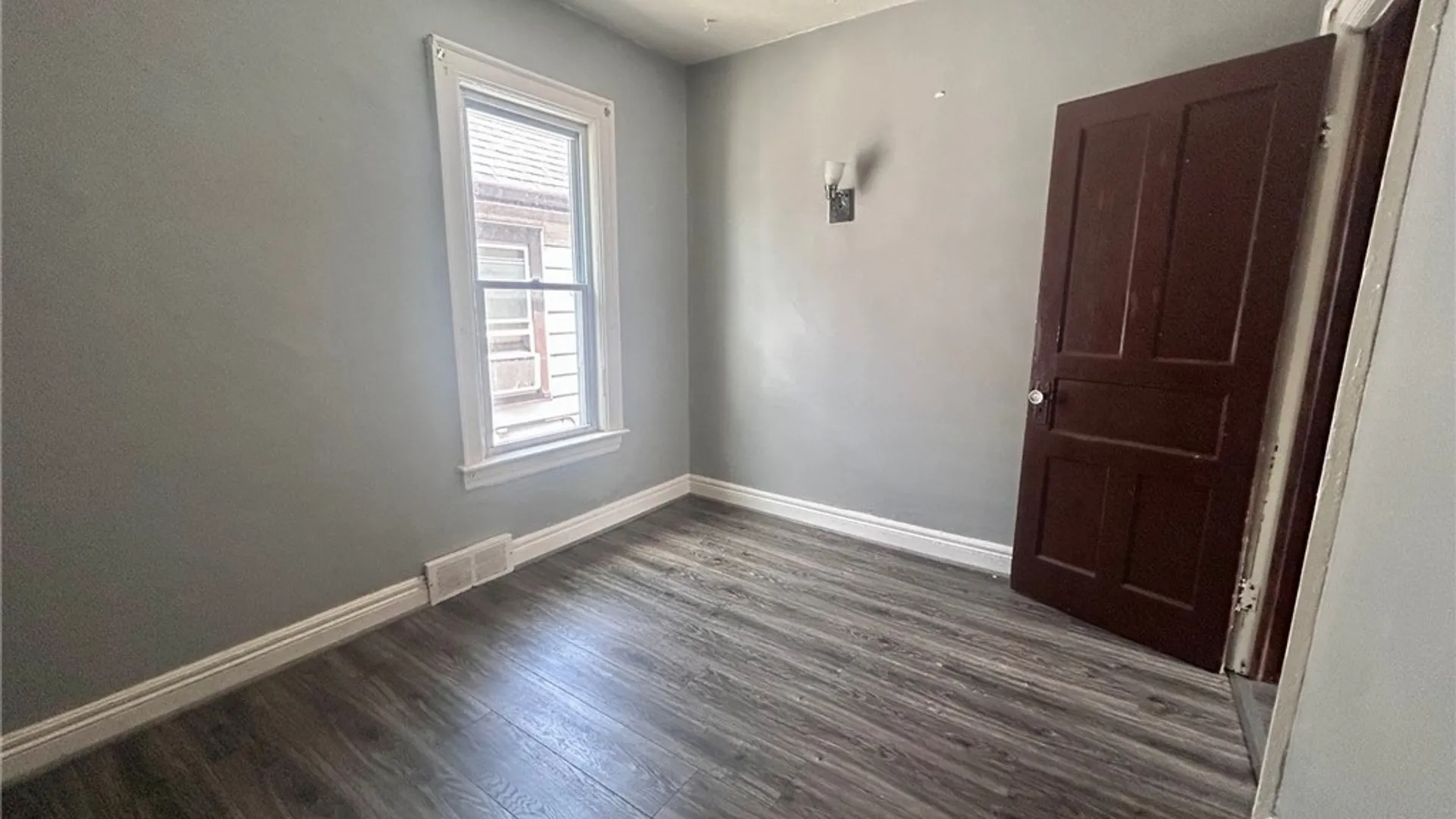 Property at 151 Amber Street, Buffalo, NY 14220 7