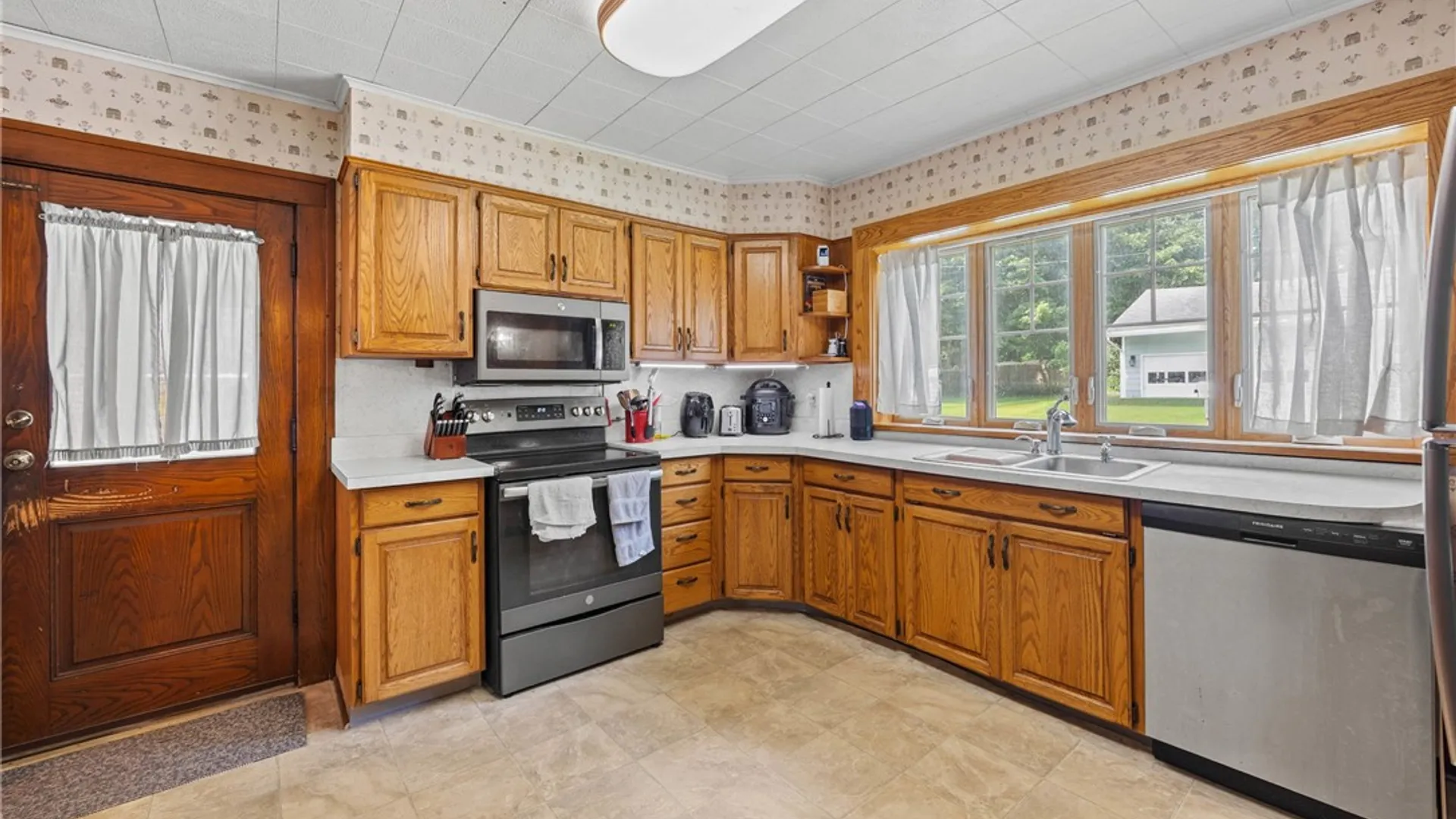 Property at 3767 Union Street, Marion, NY 14505 15