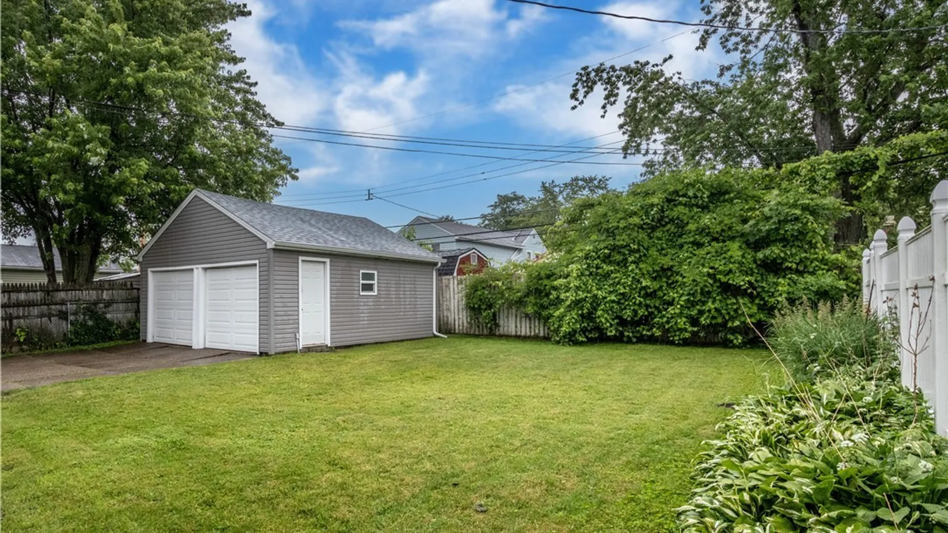 Property at 229 Dalton Drive, Tonawanda, NY 14223 4