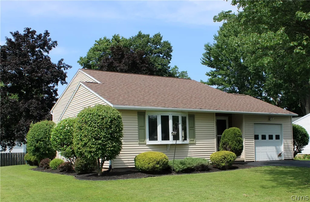 Property at 101 Lyford Lane, Manlius, NY 13116