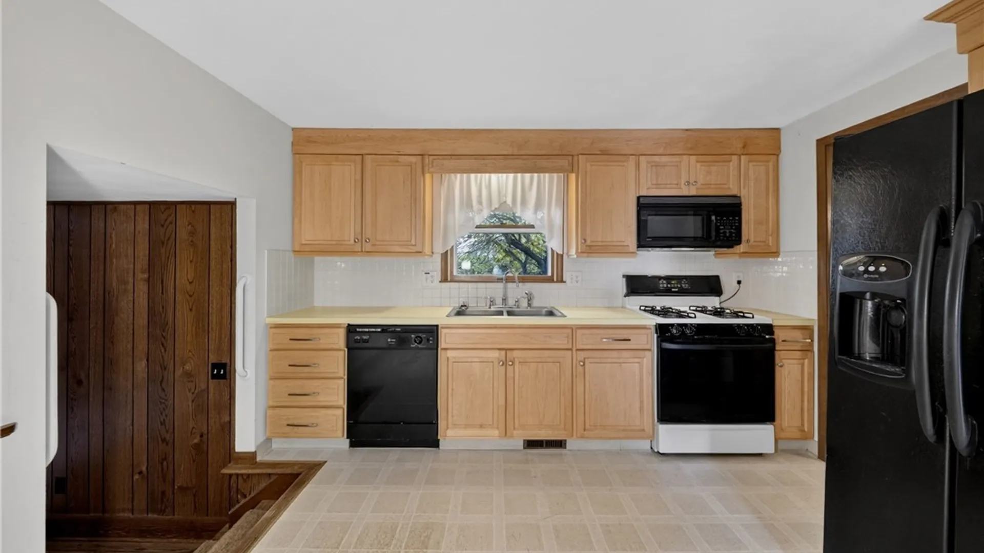 Property at 3929 Derby Dr, Onondaga, NY 13215 16