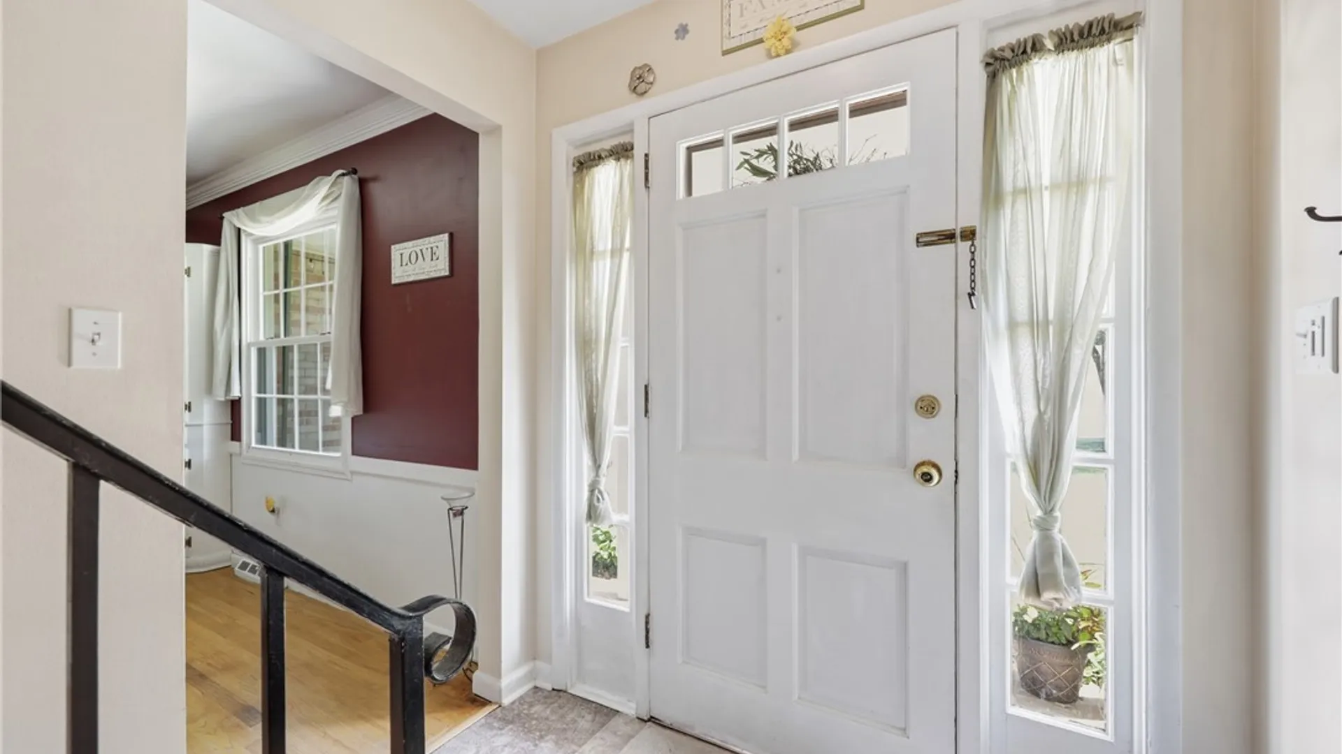 Property at 6 Chestnut Hill Lane, Amherst, NY 14221 6