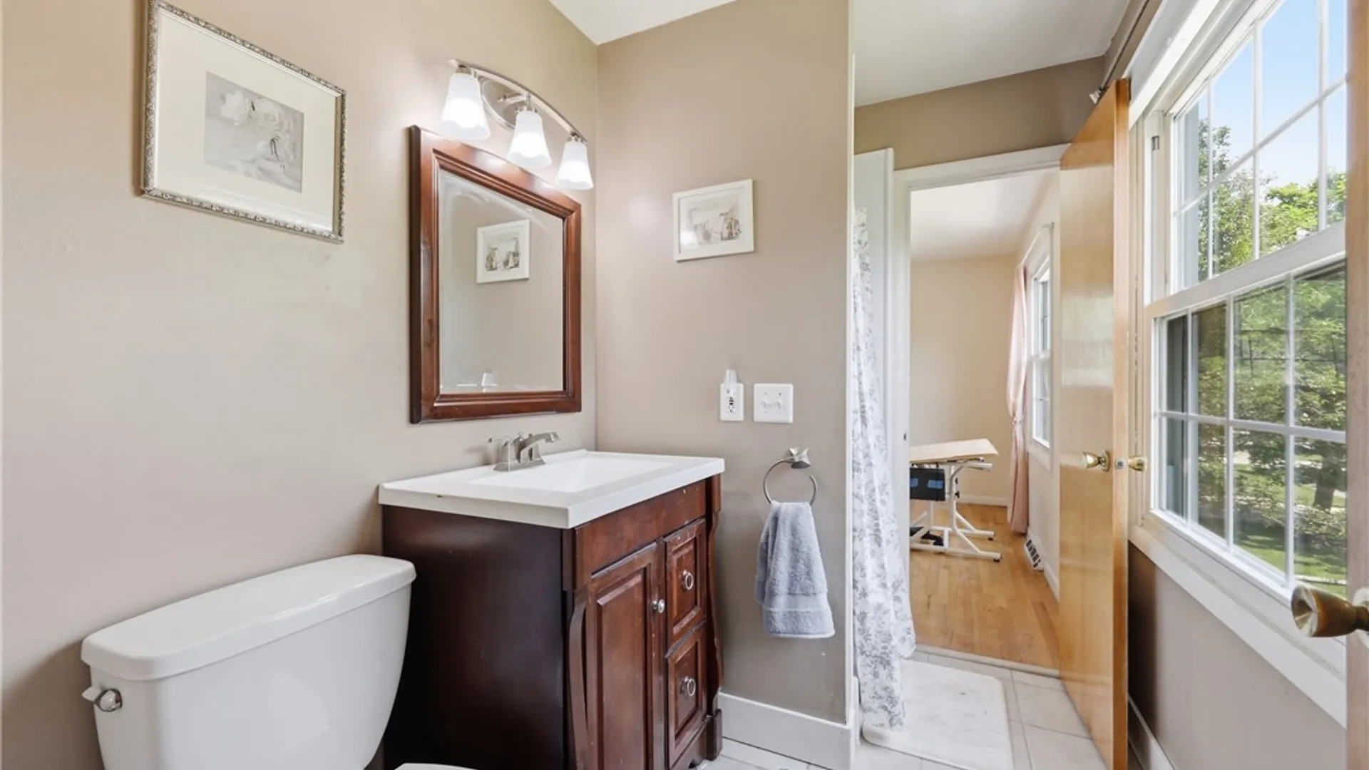 Property at 6 Chestnut Hill Lane, Amherst, NY 14221 25