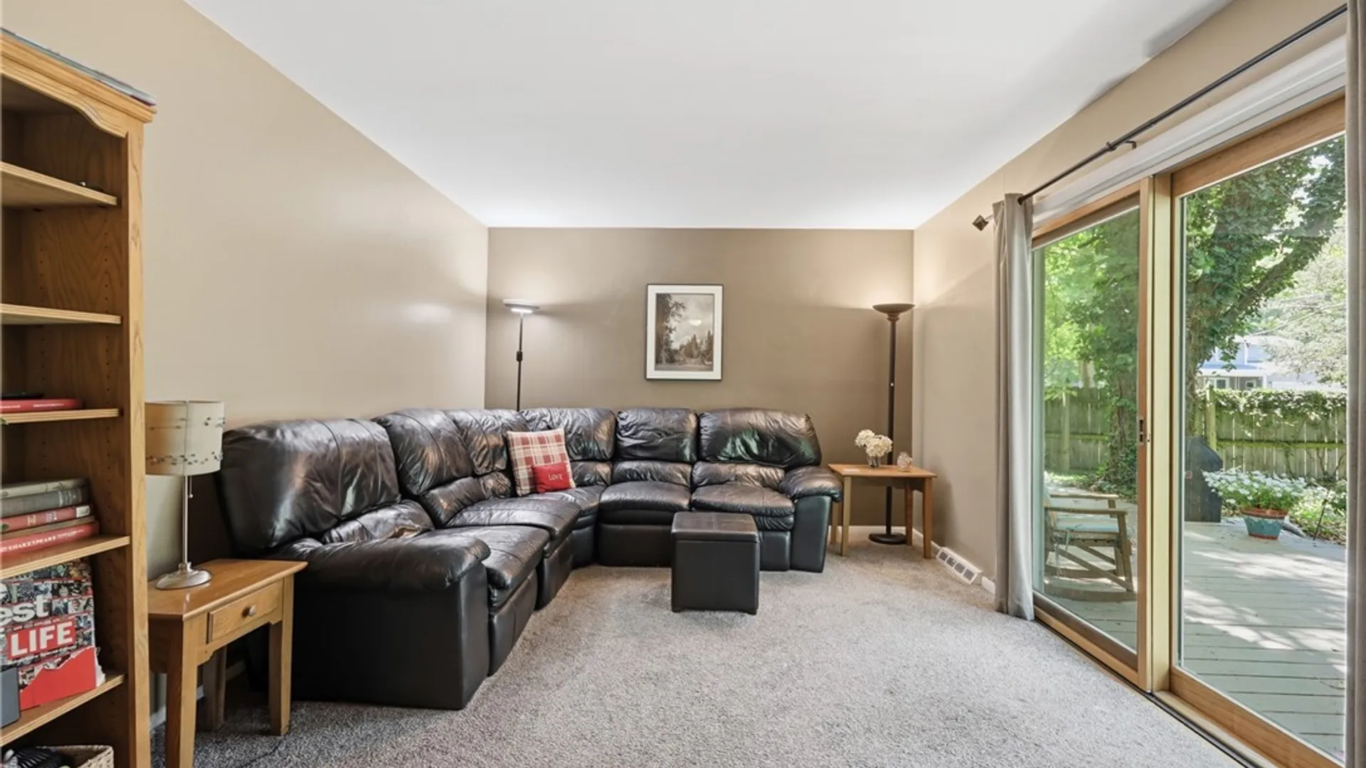 Property at 6 Chestnut Hill Lane, Amherst, NY 14221 18