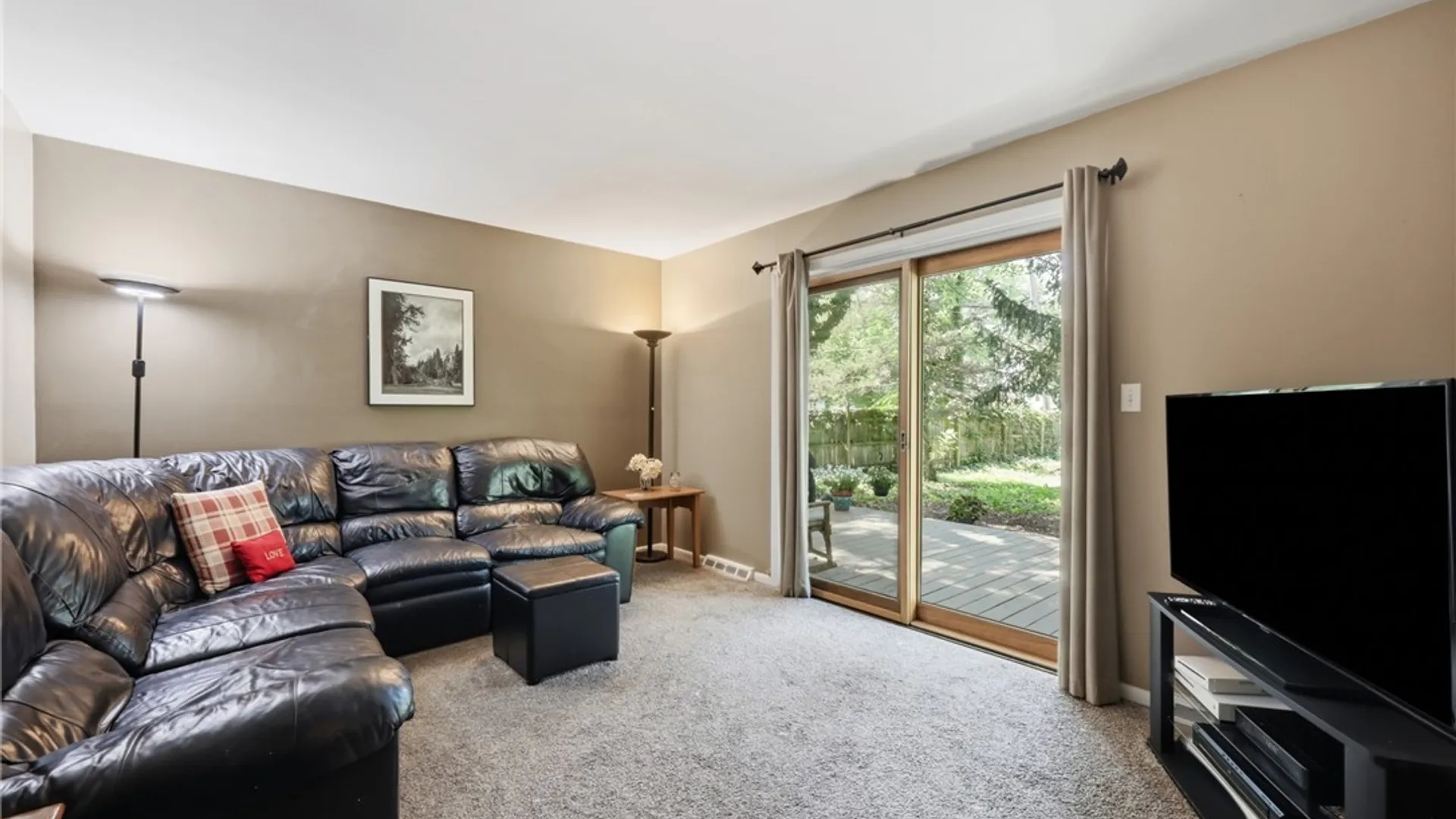 Property at 6 Chestnut Hill Lane, Amherst, NY 14221 19