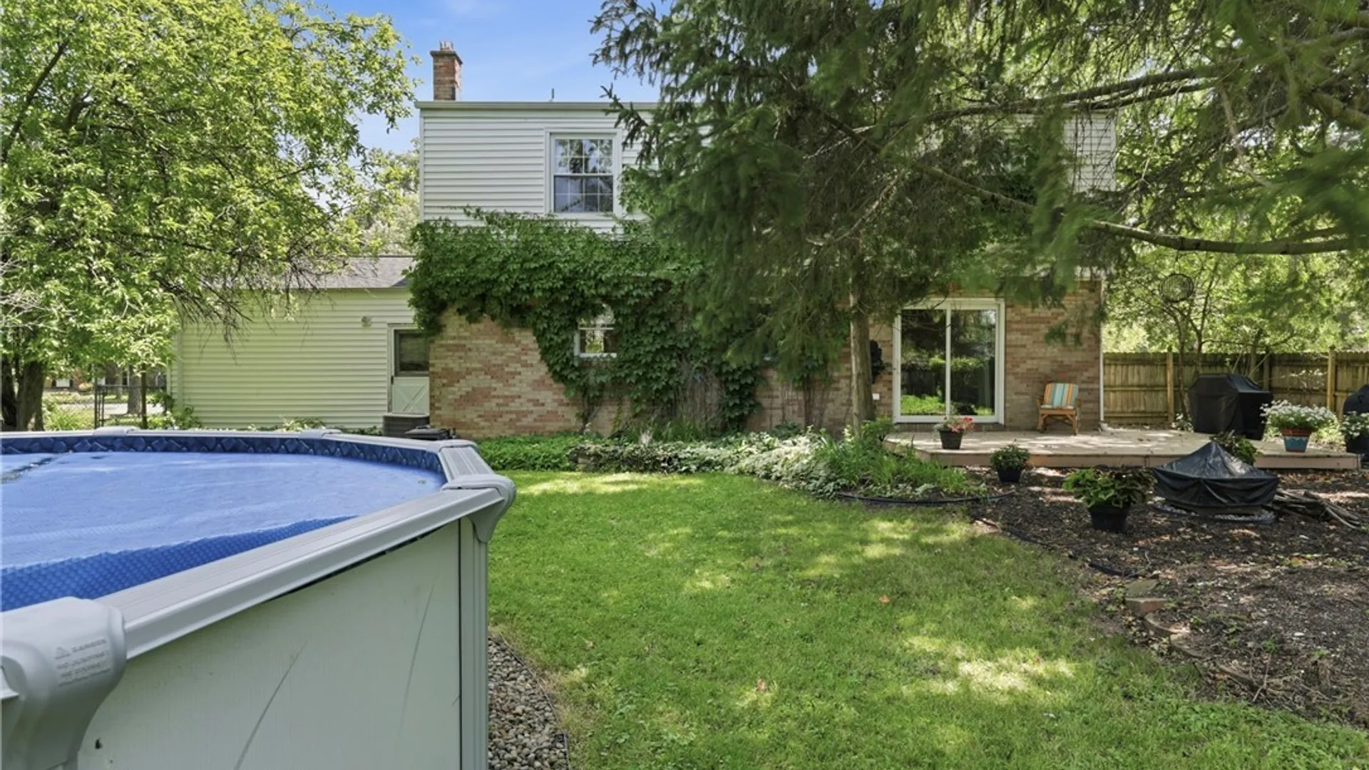 Property at 6 Chestnut Hill Lane, Amherst, NY 14221 38
