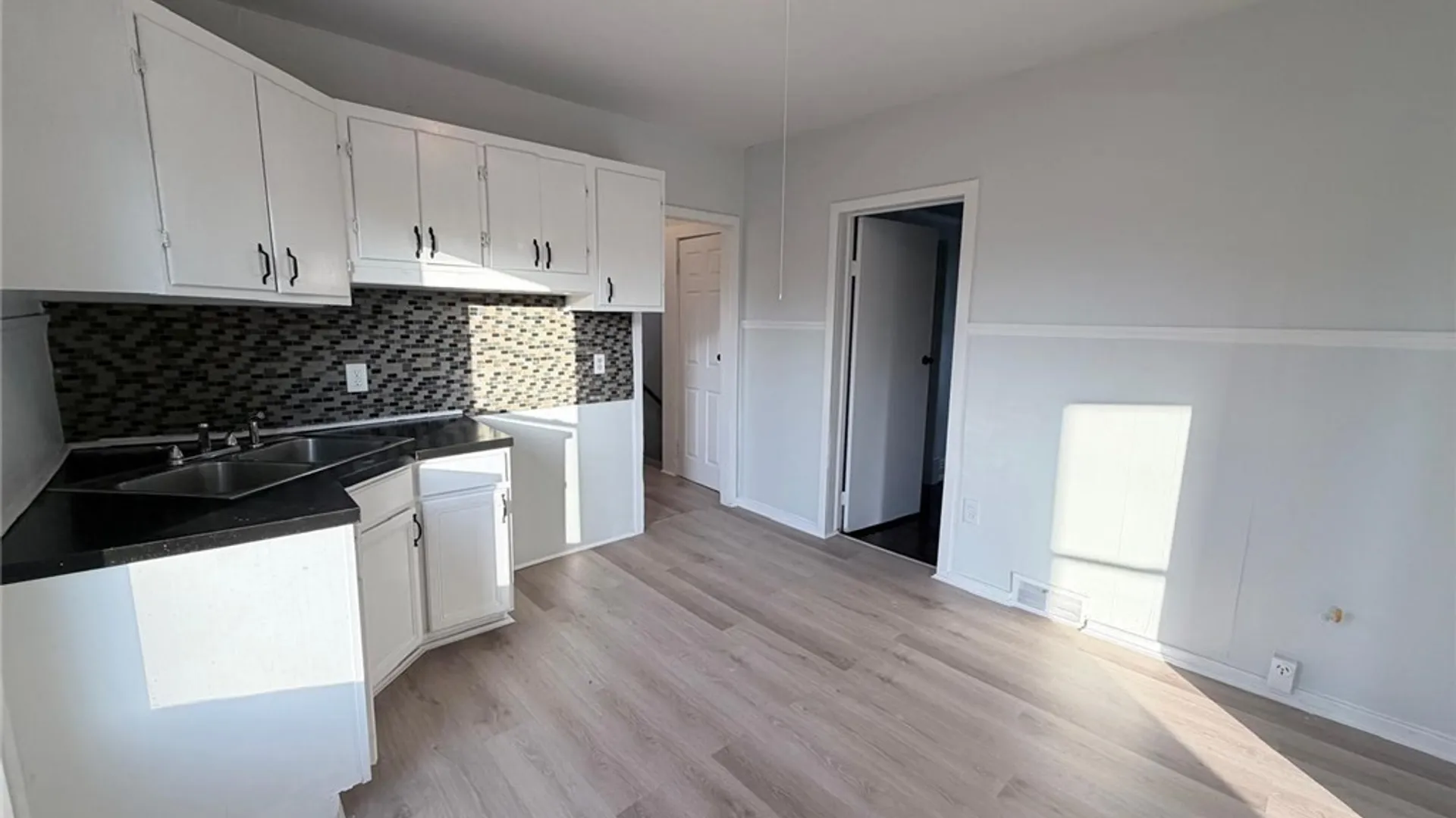 Property at 63 Hartman Place, Buffalo, NY 14207 9