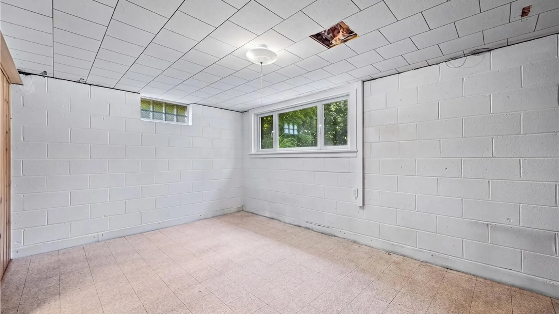 Property at 159 Ledgerock Lane, Brighton, NY 14618 28