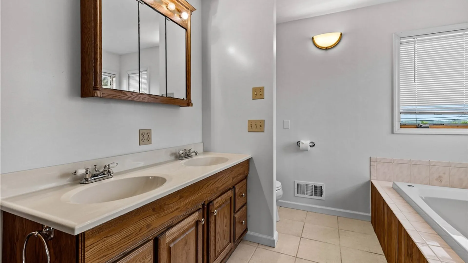 Property at 1792 Edgemere Drive, Greece, NY 14612 29