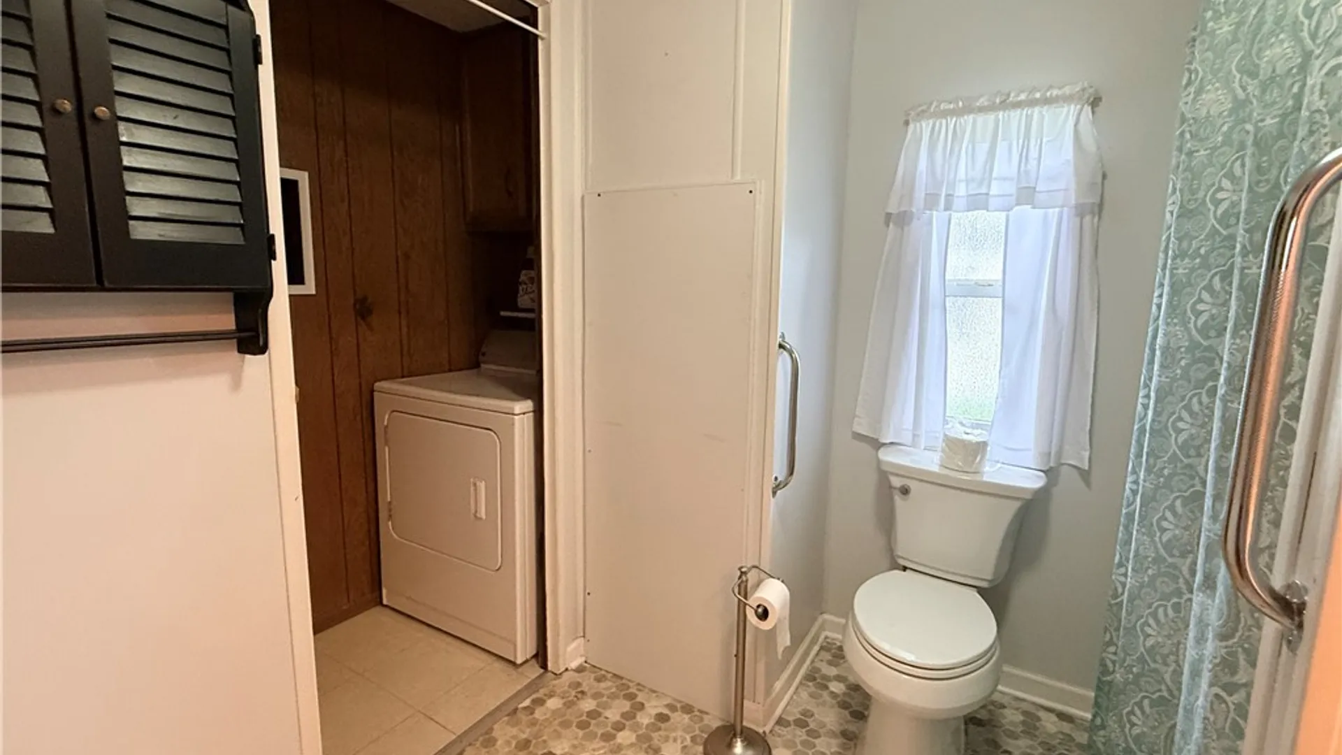 Property at 37 Keuka Lane, Manchester, NY 14504 15