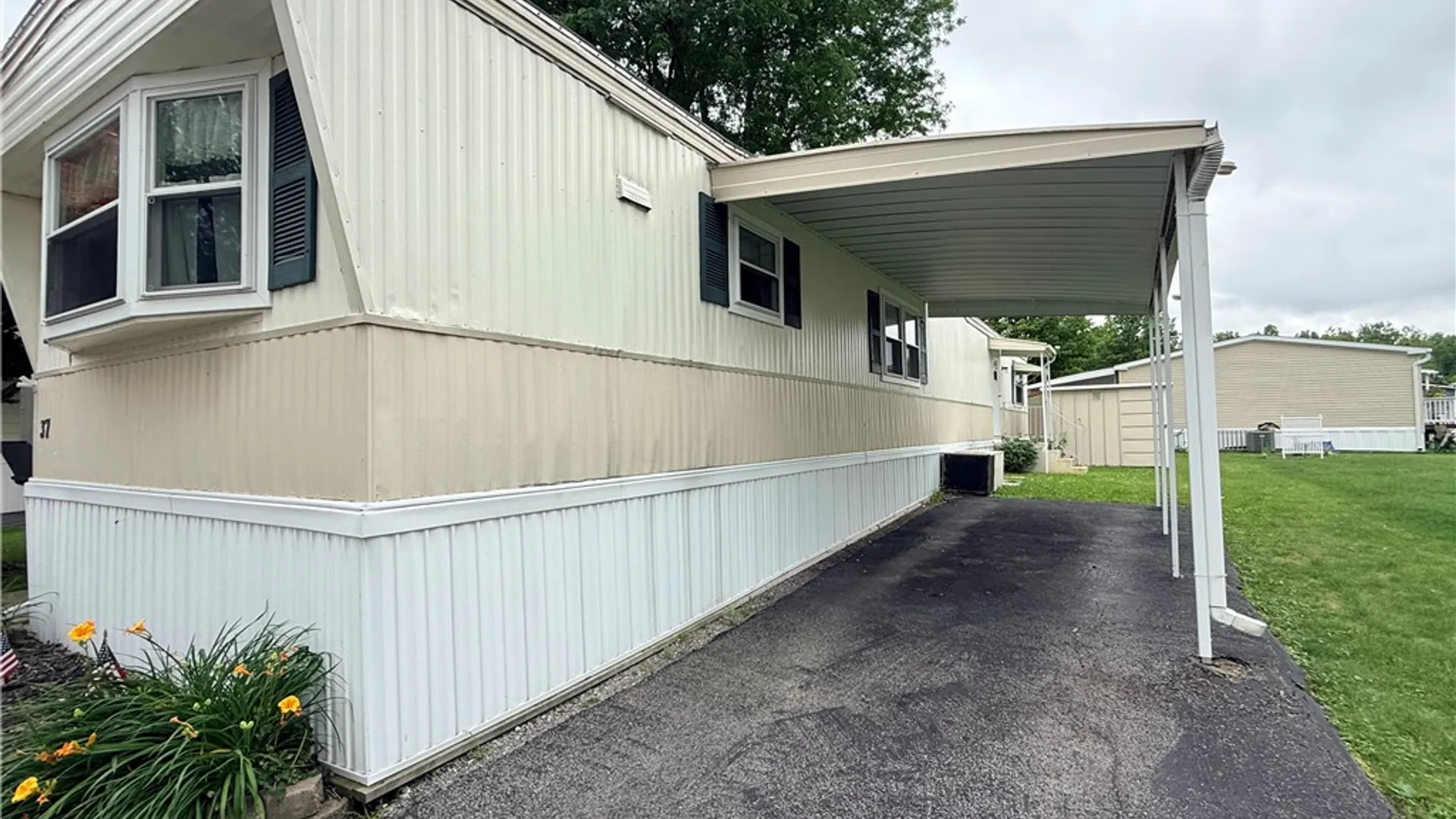 Property at 37 Keuka Lane, Manchester, NY 14504 6
