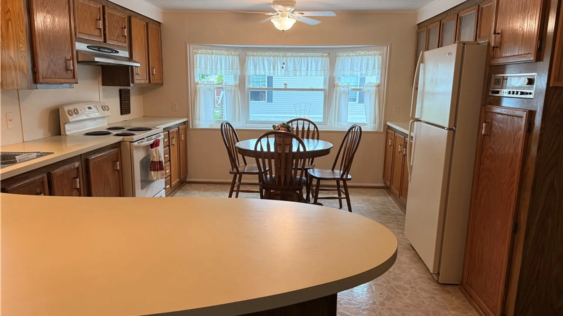 Property at 37 Keuka Lane, Manchester, NY 14504 9