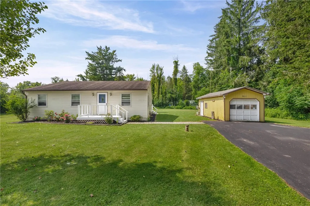 Property at 9080 Old State Route 31, Galen, NY 14489