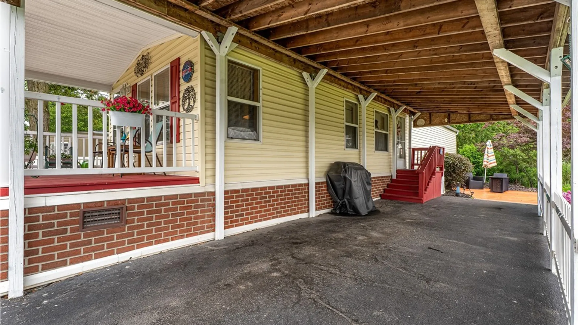 Property at 9947 Whitwick, Clarence, NY 14031 13
