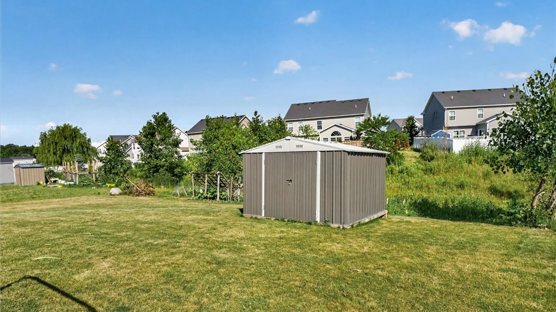 Property at 97 Candleford Heights, Henrietta, NY 14586 45