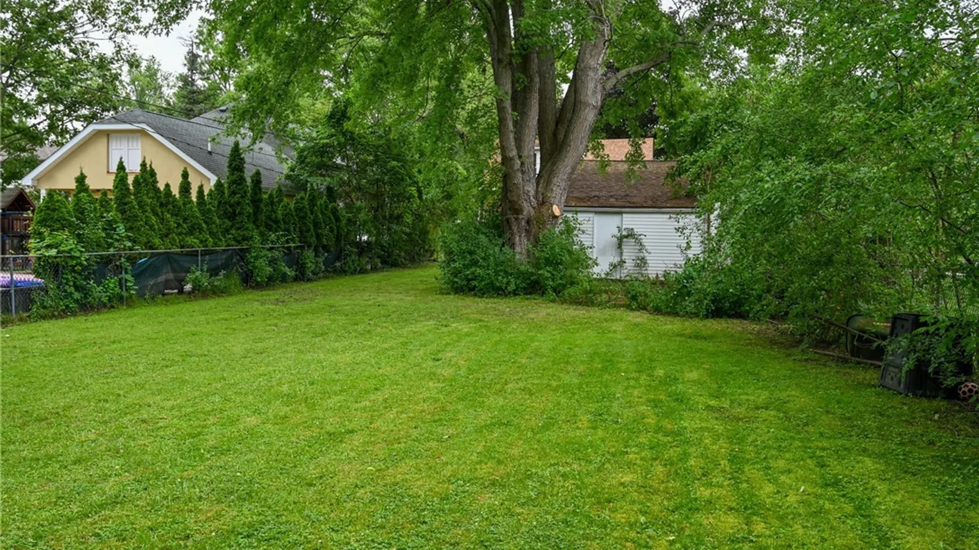 Property at 130 Ivyhurst Road, Amherst, NY 14226 32