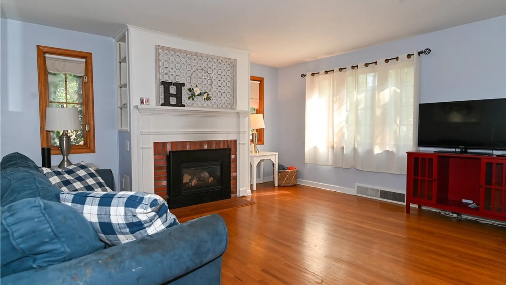 Property at 130 Ivyhurst Road, Amherst, NY 14226 3