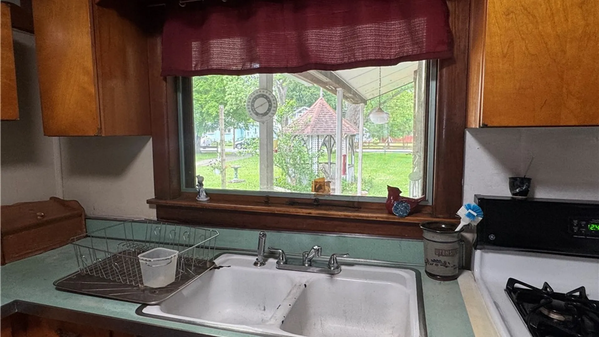 Property at 10 Jefferson Avenue, Oneonta, NY 13820 10