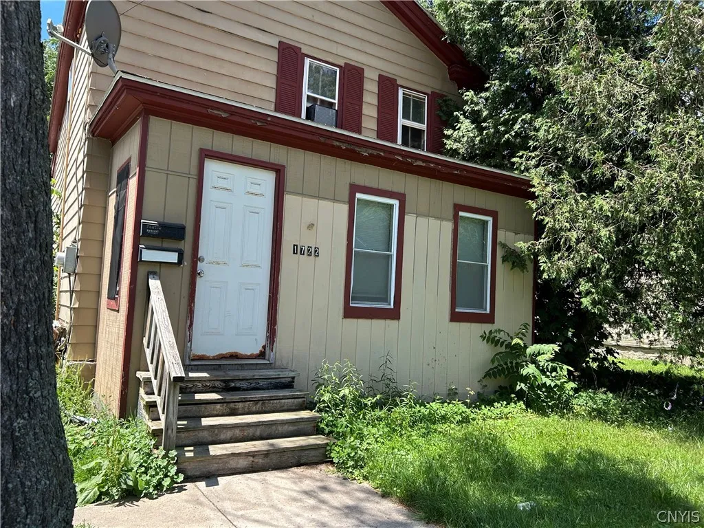 Property at 1722 Valley Drive, Syracuse, NY 13207