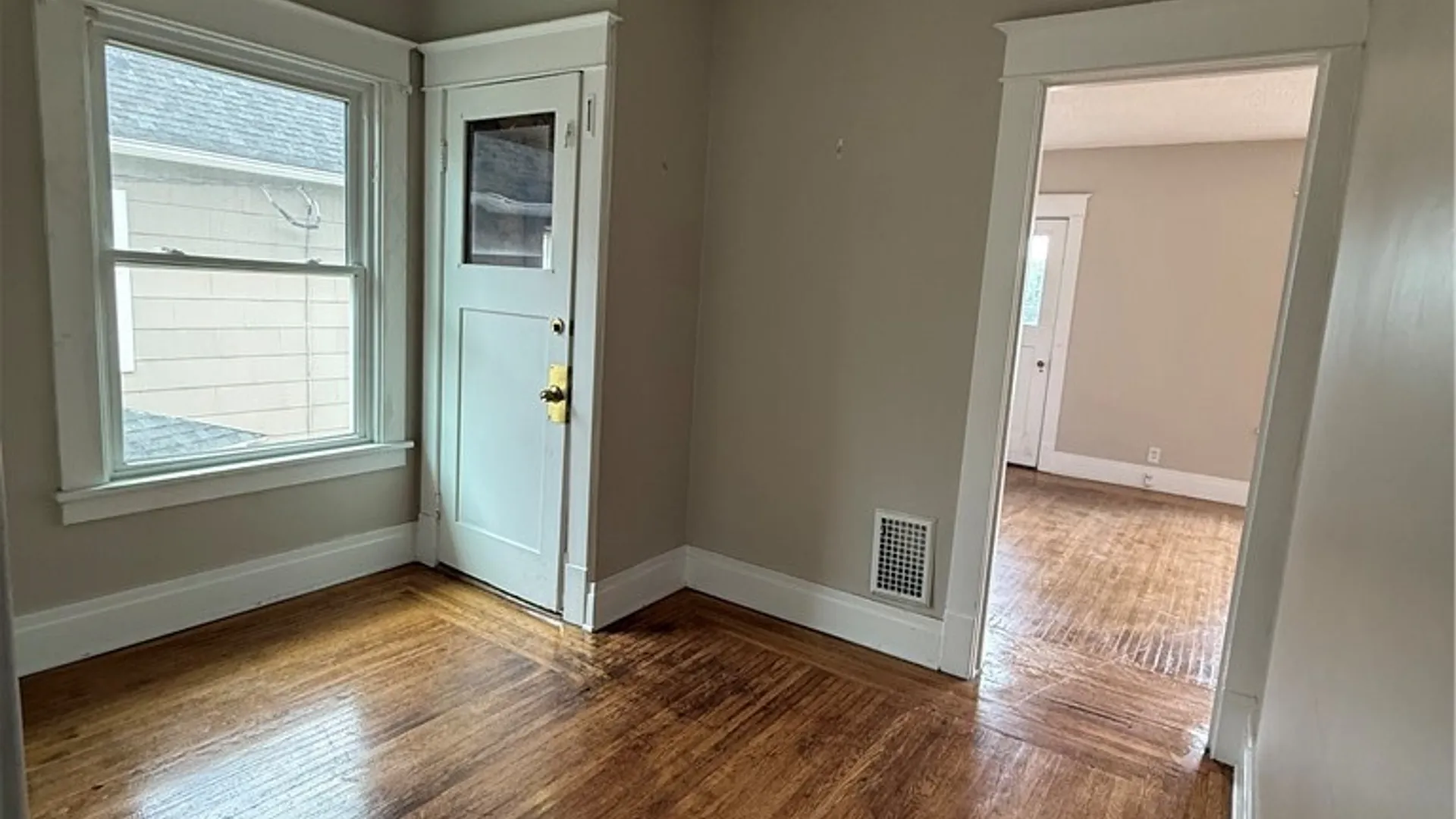 Property at 579 Crescent Avenue, Buffalo, NY 14214 8