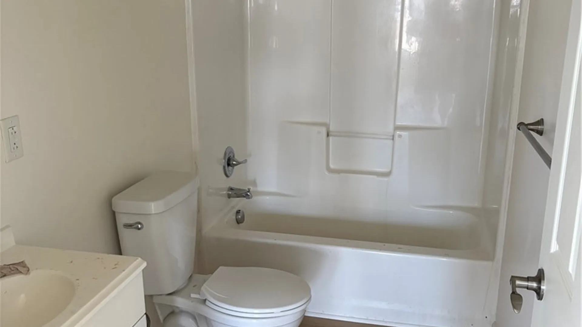 Property at 177 Exchange St Unit 204, Geneva City, NY 14456 4