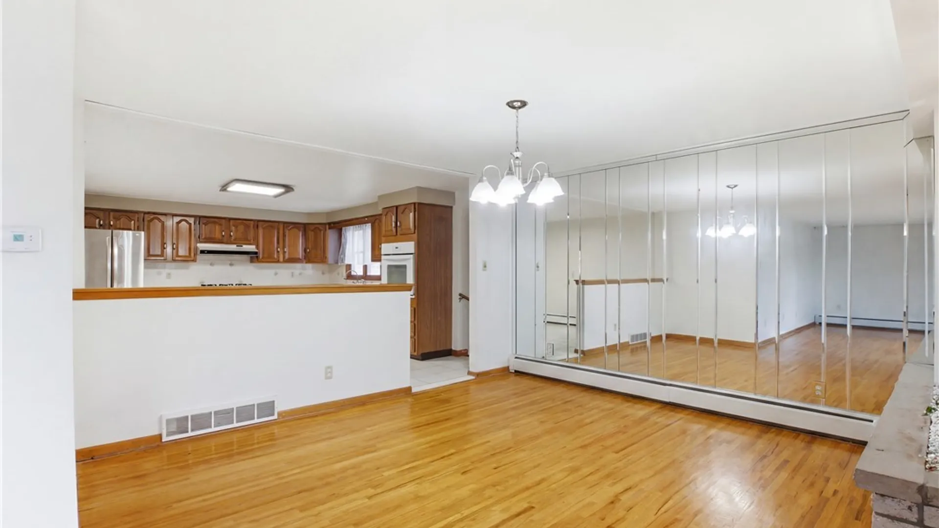 Property at 192 N Seine Drive, Cheektowaga, NY 14227 9
