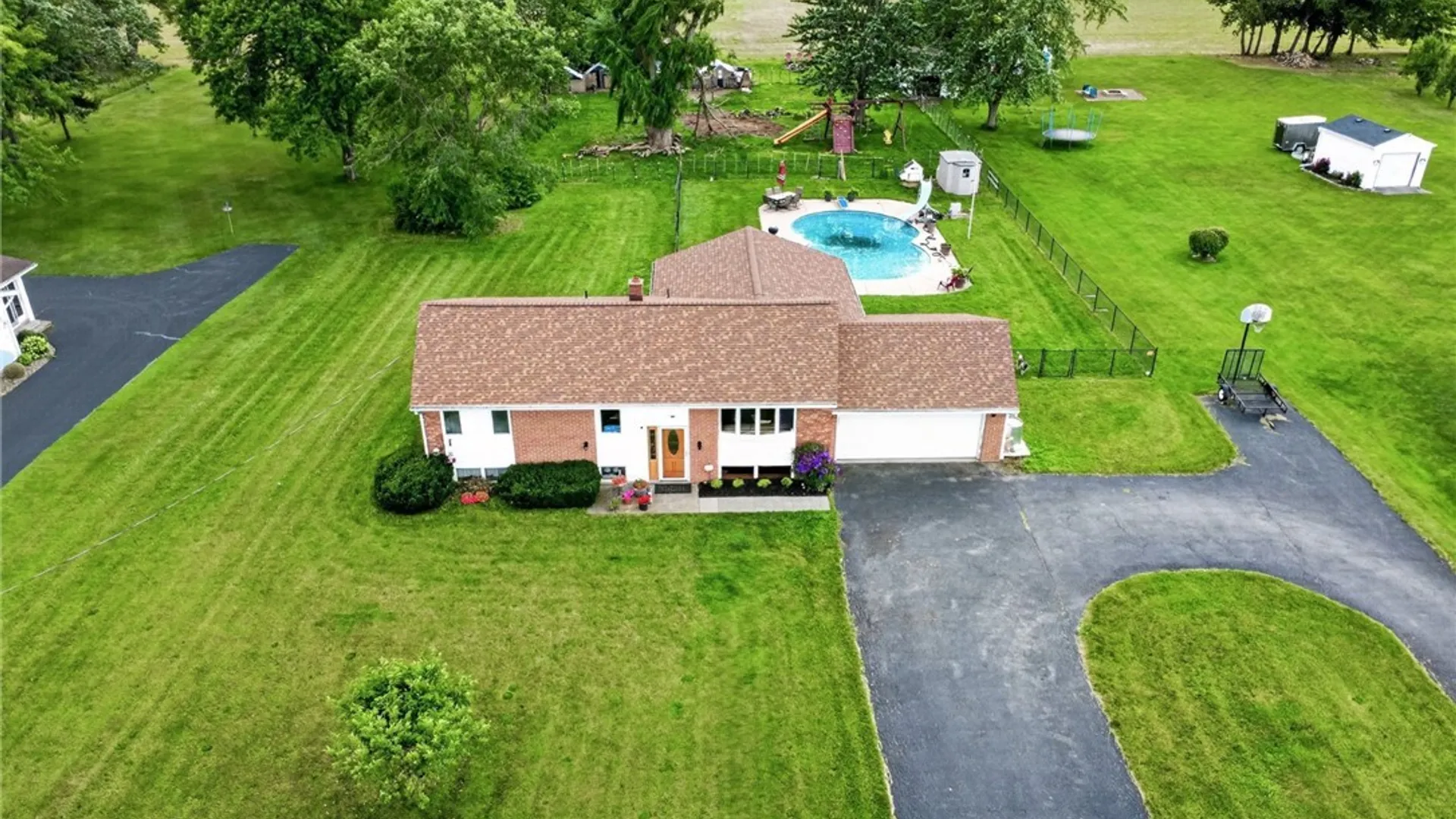 Property at 6058 Baer Road, Wheatfield, NY 14132 3