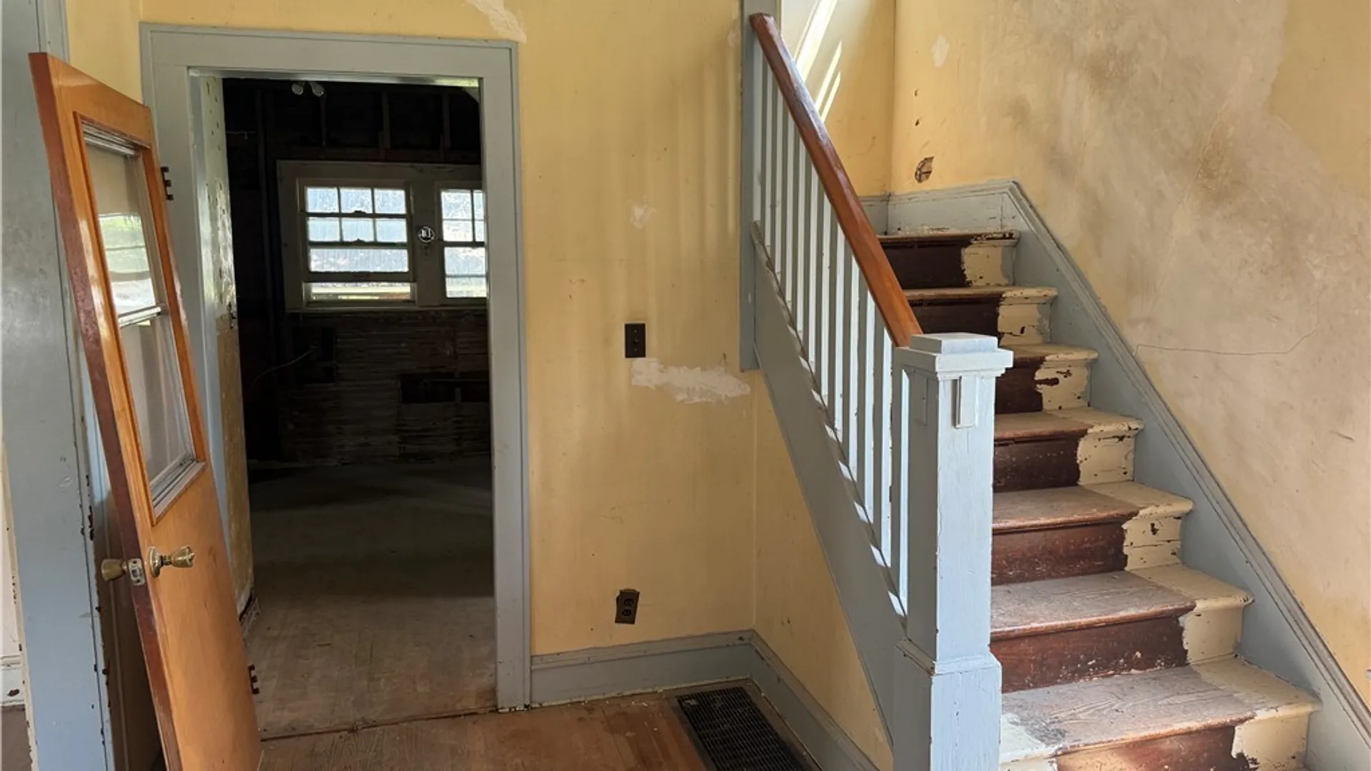Property at 205 E Linden Street, Rome, NY 13440 5