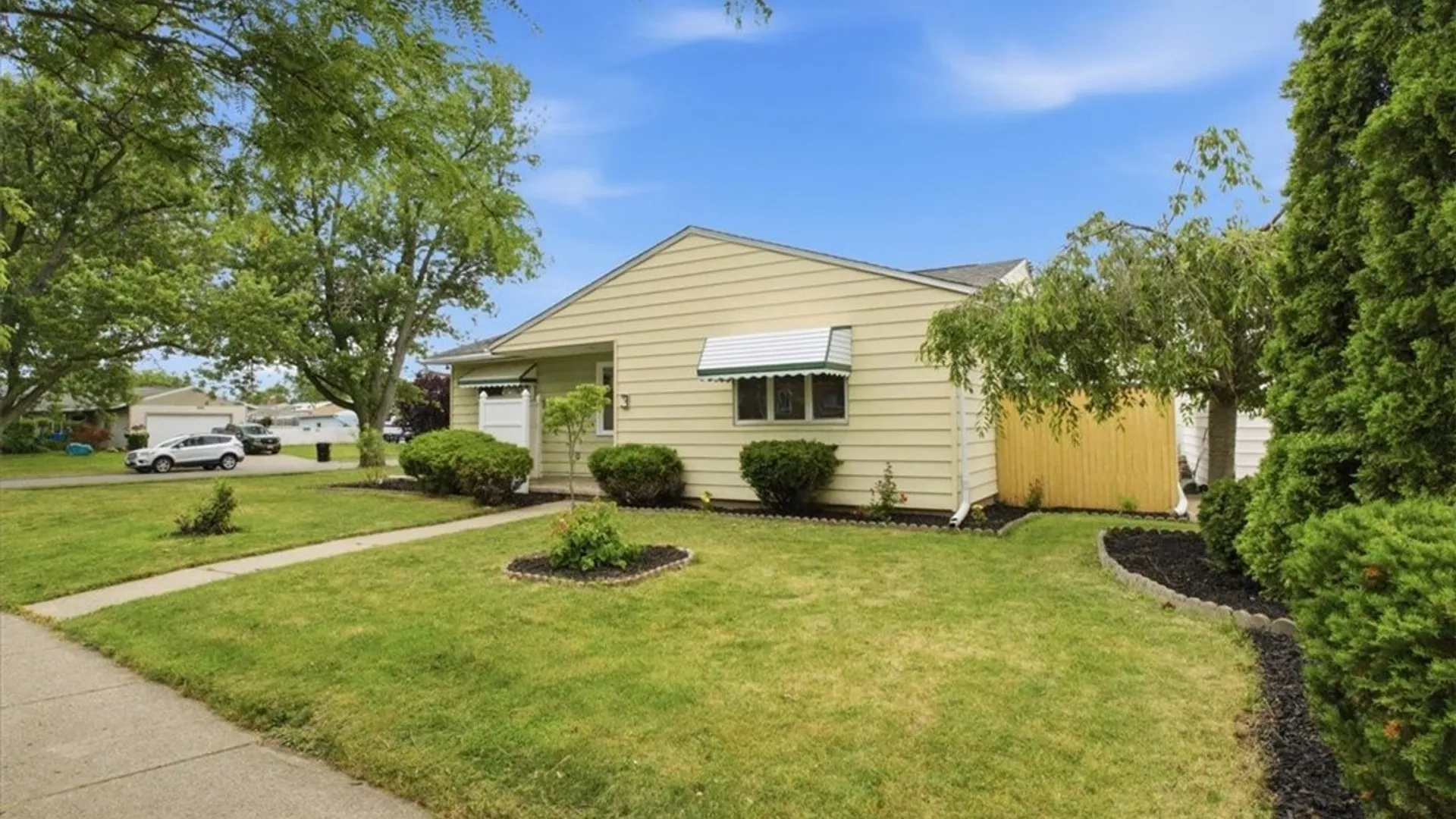 Property at 3 Winkler Drive, Tonawanda, NY 14150 3