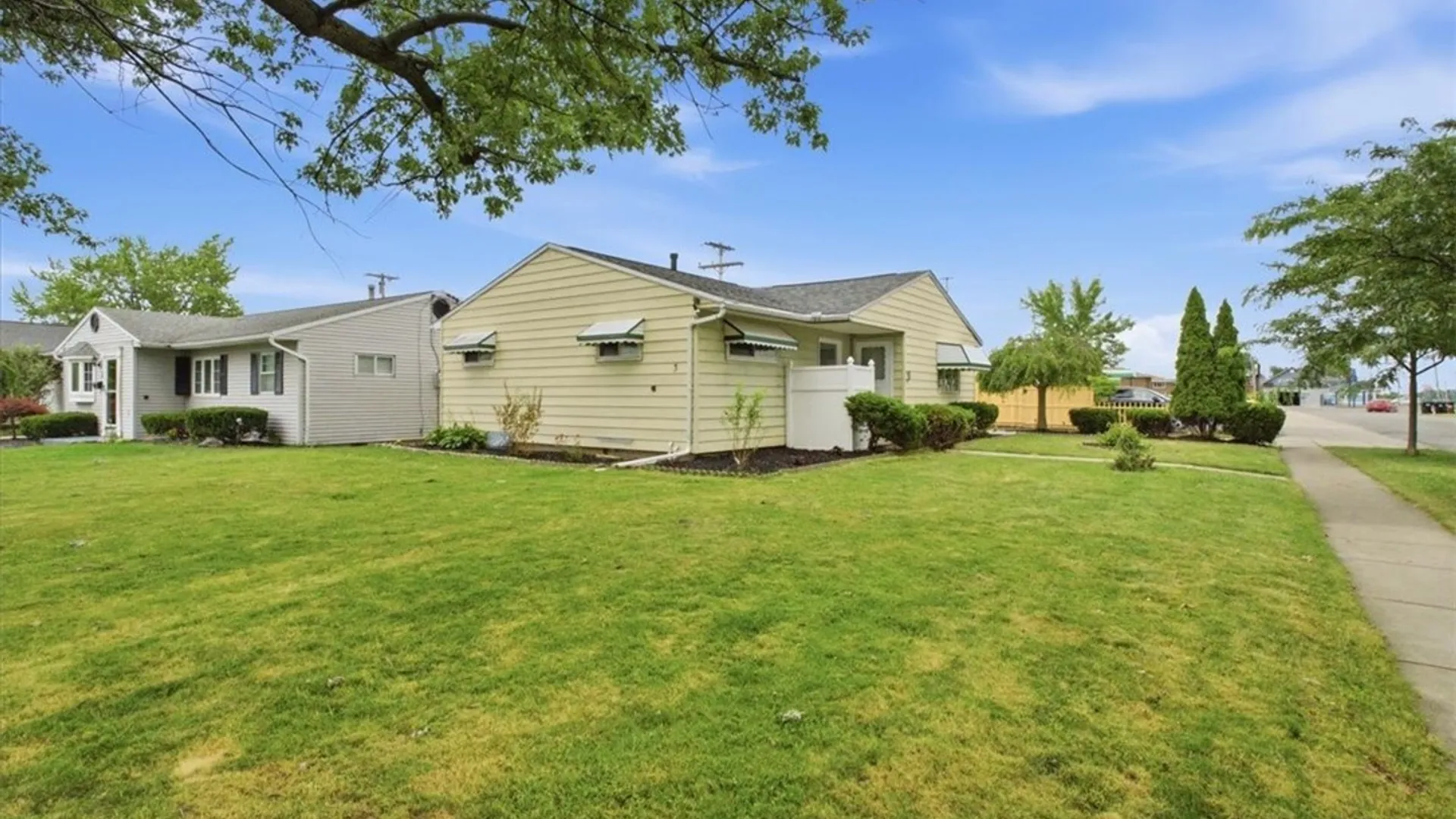 Property at 3 Winkler Drive, Tonawanda, NY 14150 5