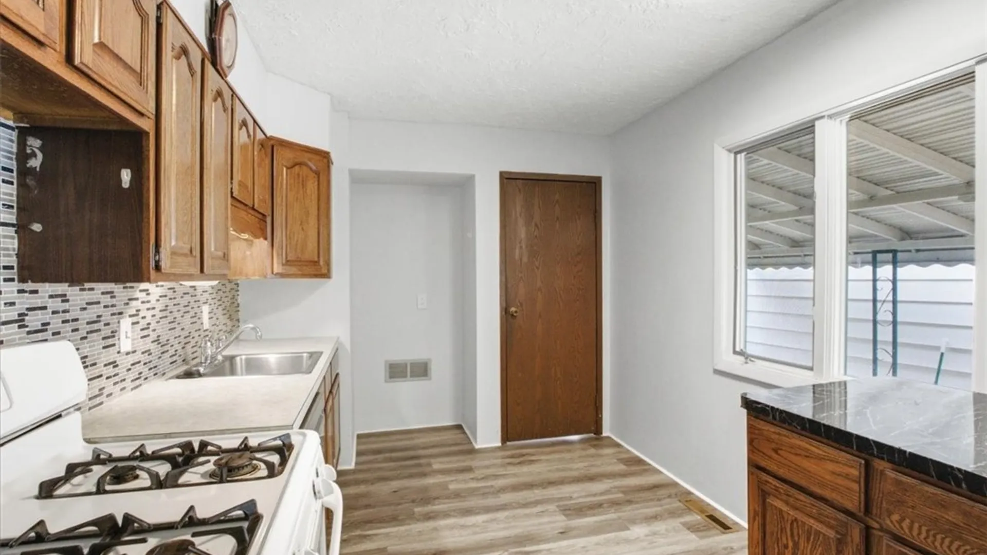 Property at 3 Winkler Drive, Tonawanda, NY 14150 6