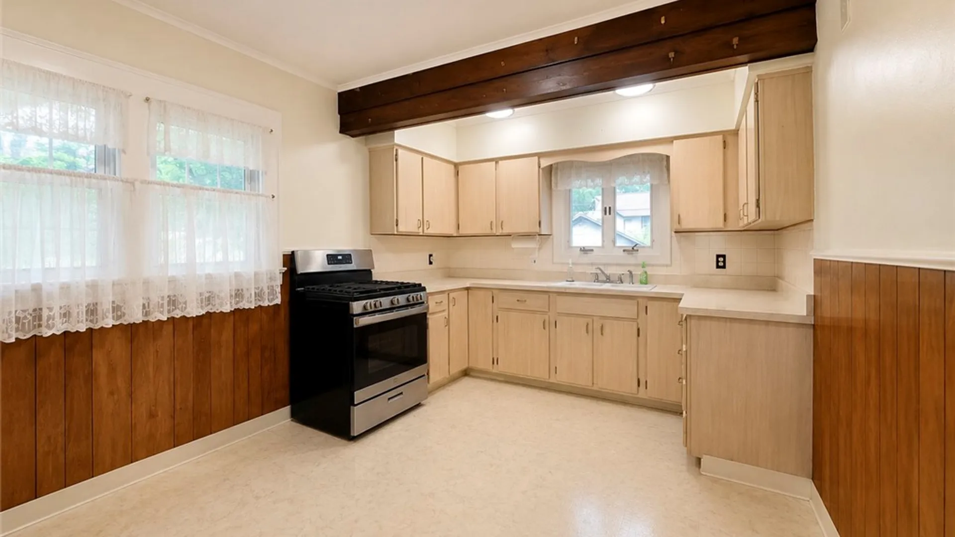 Property at 179 Roxborough Road, Rochester, NY 14619 18
