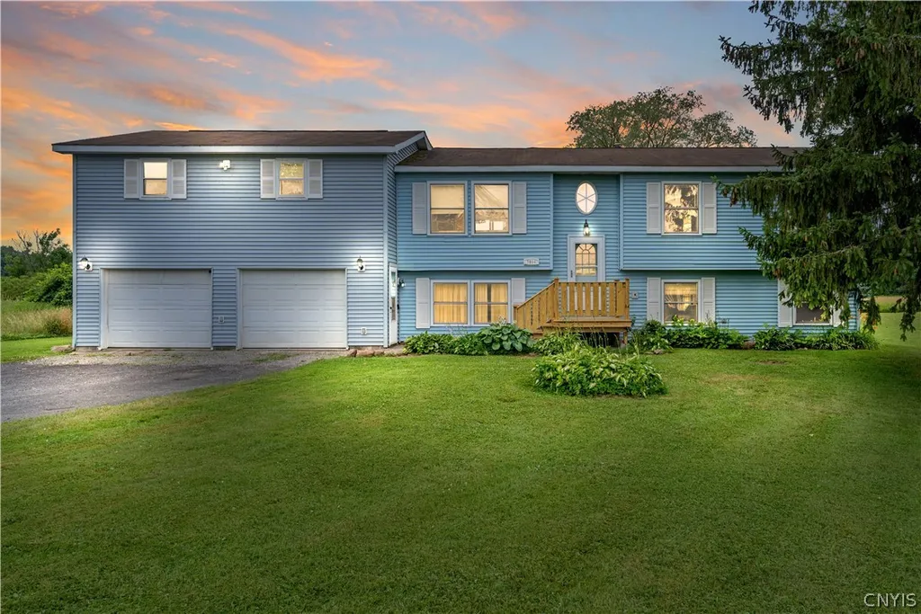 Property at 7814 State Route 31, Cicero, NY 13030