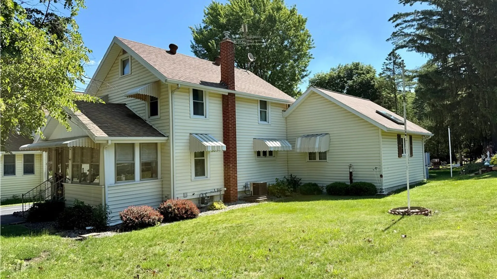 Property at 29 Roosevelt Avenue, Batavia City, NY 14020 3