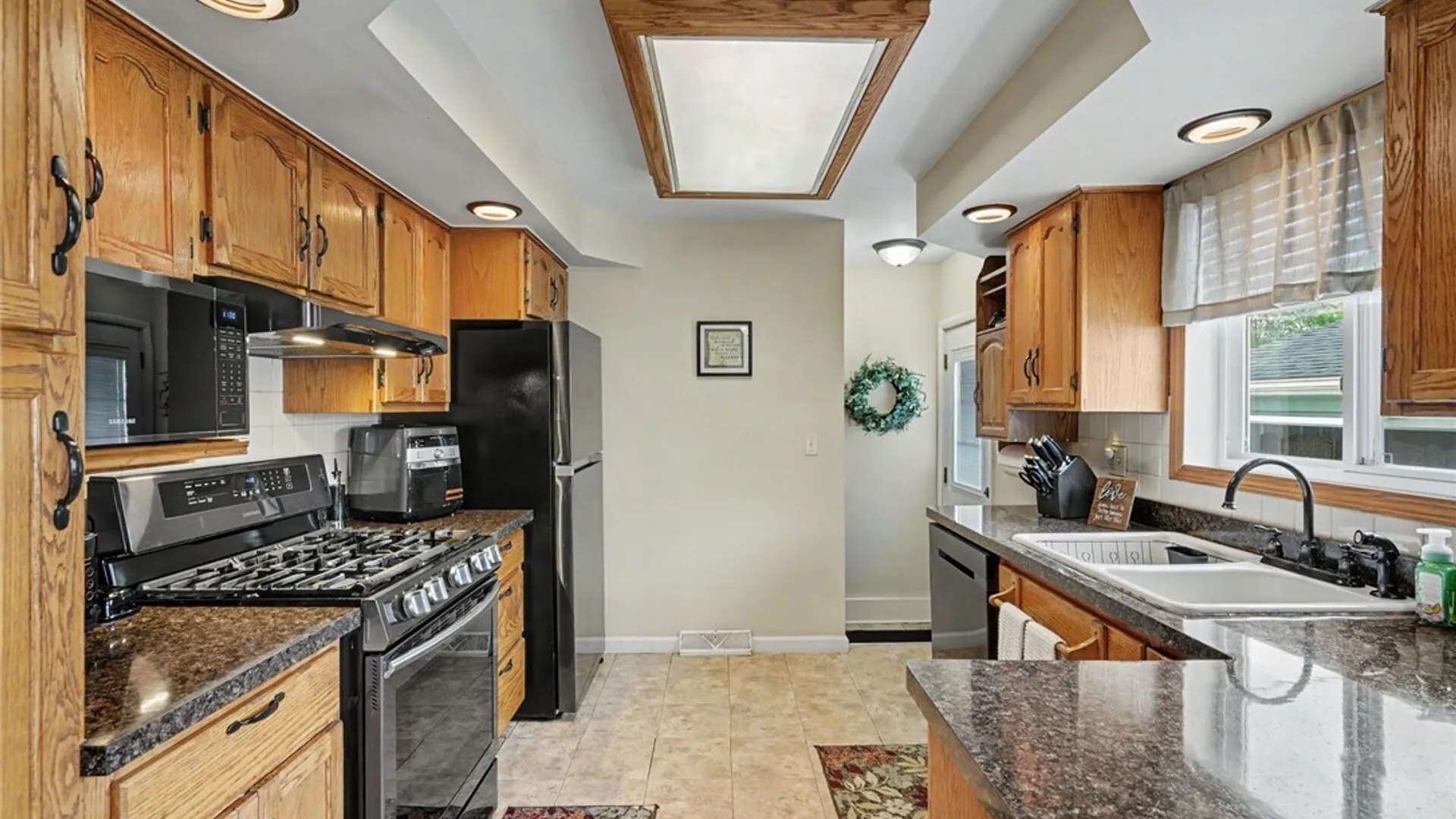 Property at 4351 E Frontier Drive, Hamburg, NY 14219 22