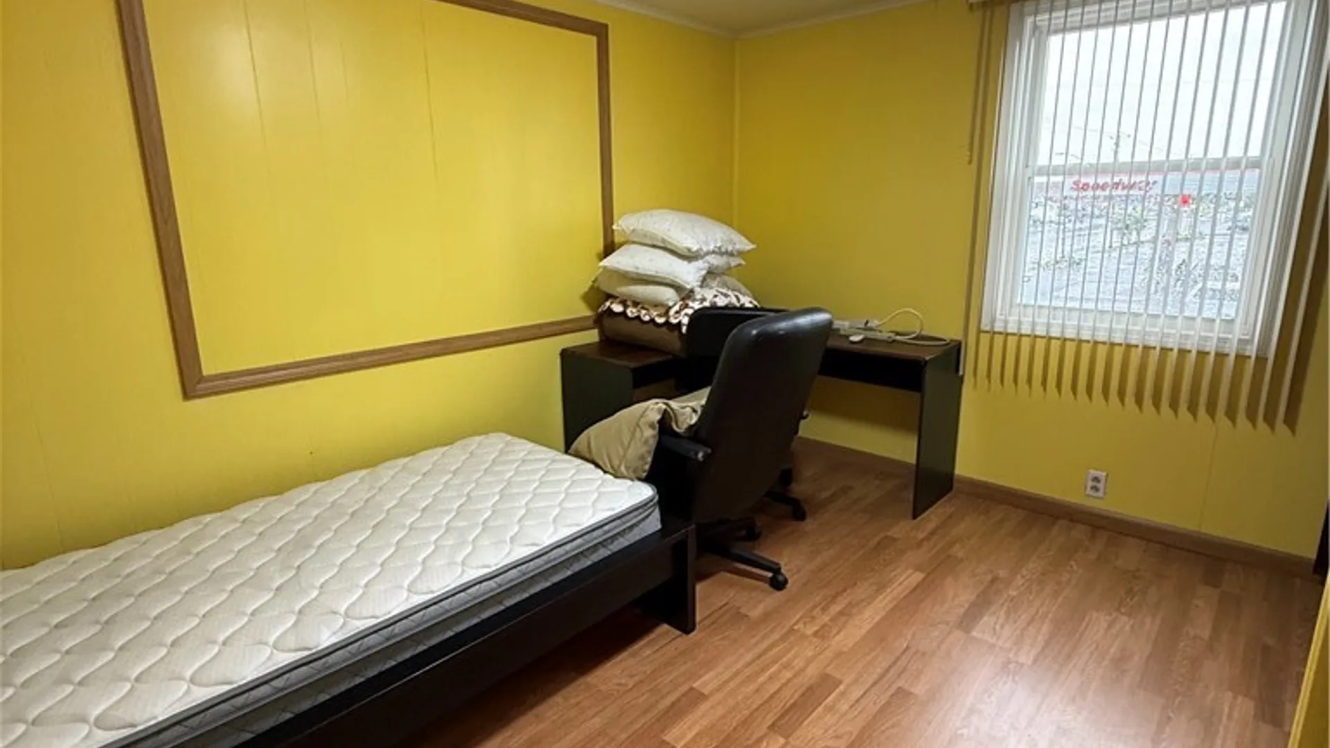 Property at 838 Niagara Falls Blvd Boulevard, Tonawanda, NY 14223 10