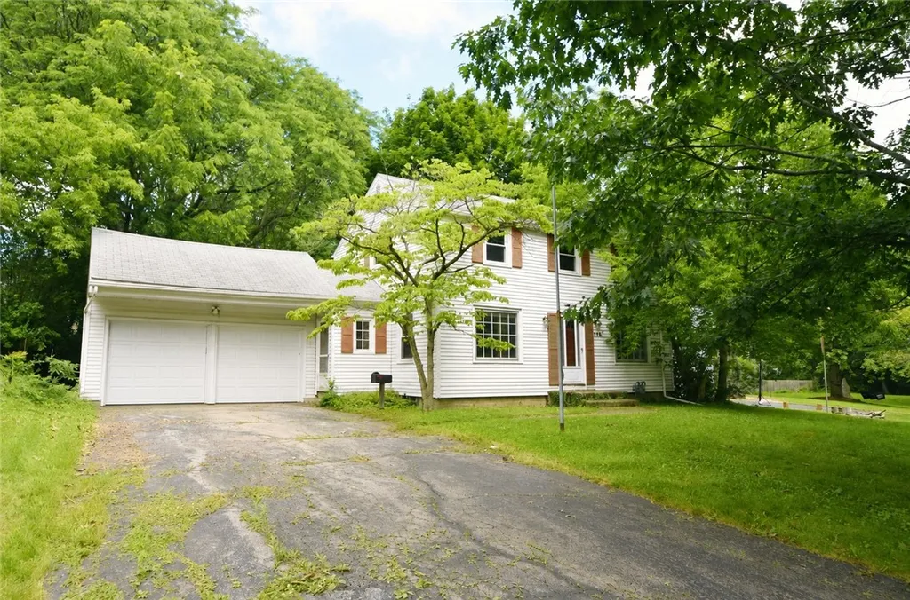 Property at 376 Belmeade Road, Irondequoit, NY 14617