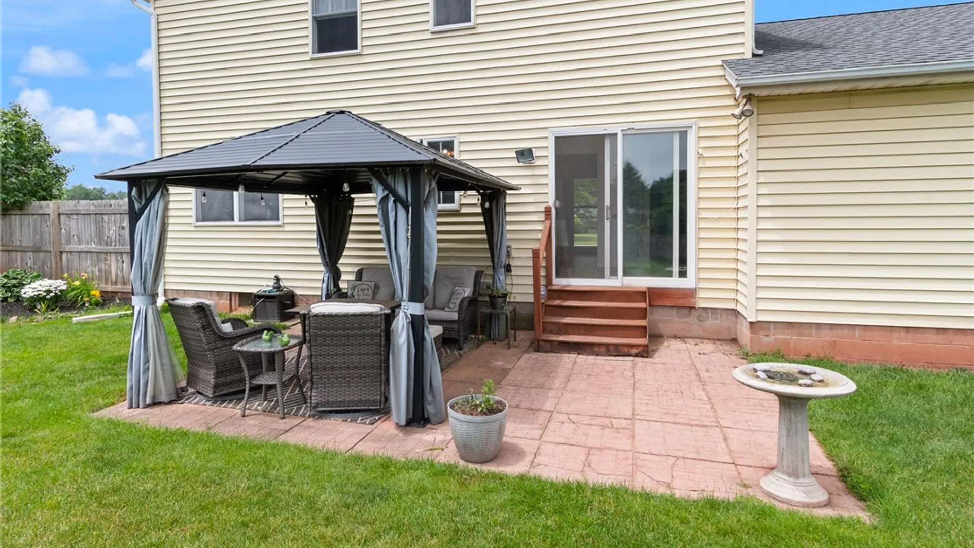 Property at 2119 Stonehedge Drive, Ontario, NY 14519 4