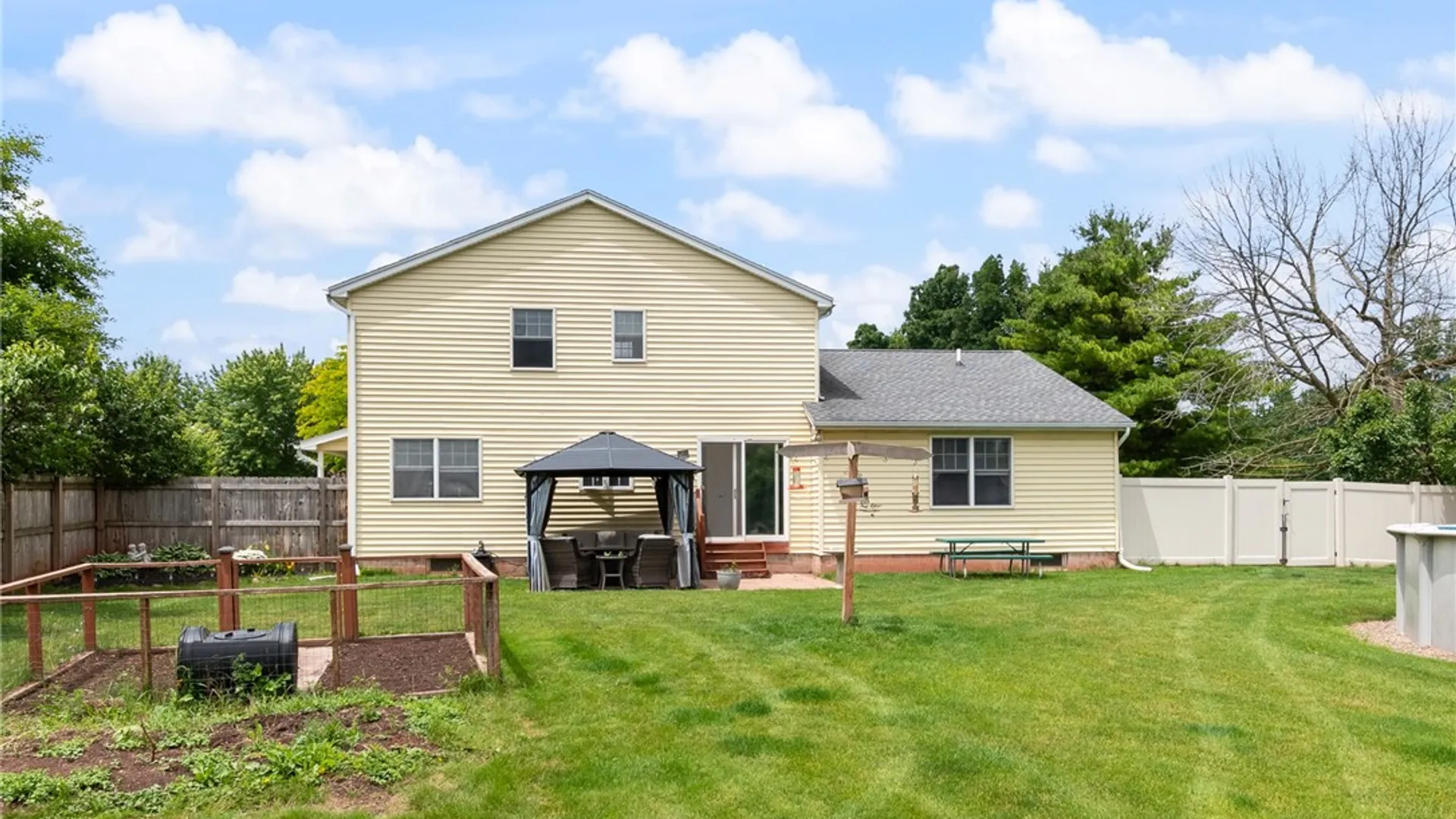 Property at 2119 Stonehedge Drive, Ontario, NY 14519 3