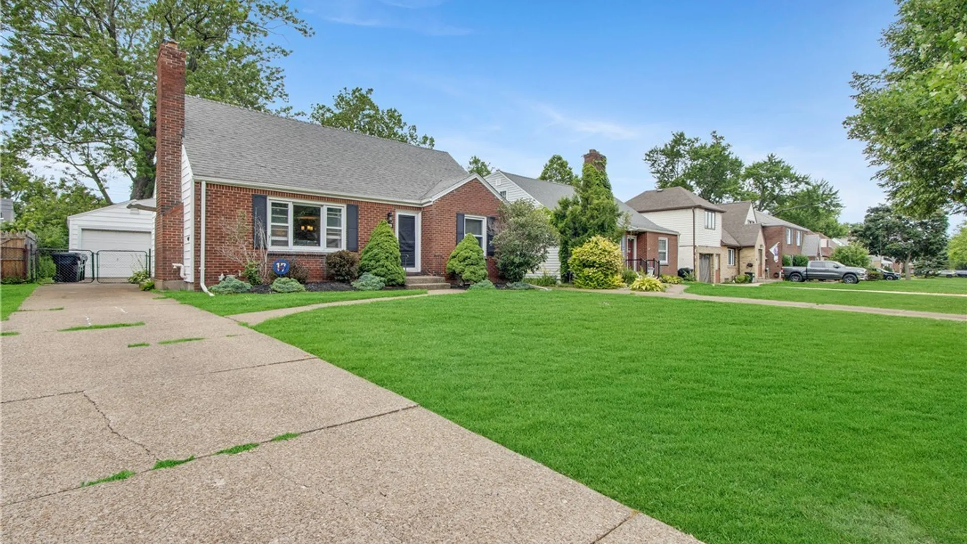 Property at 224 Paramount Parkway, Tonawanda, NY 14223 4
