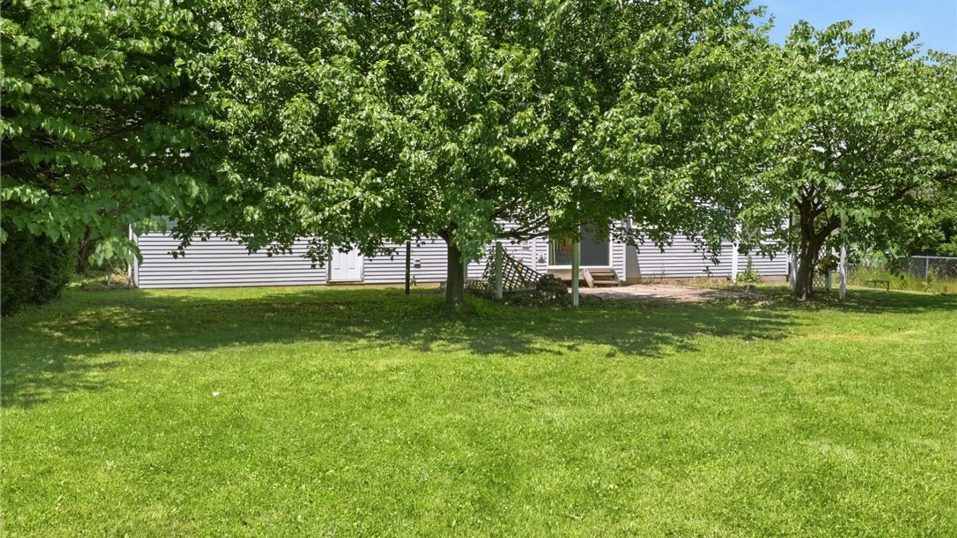 Property at 47 Alton Way, Henrietta, NY 14586 23
