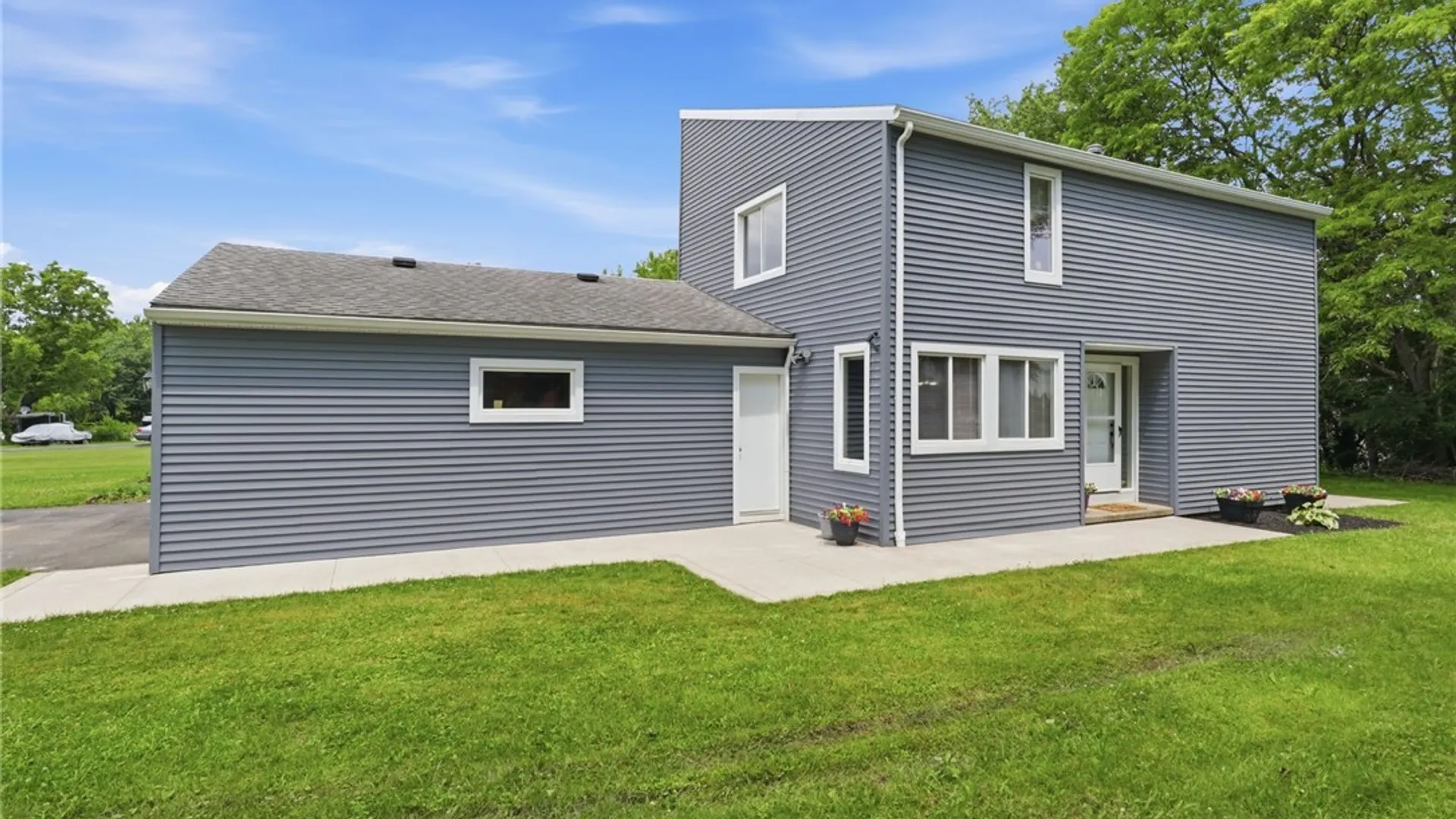 Property at 12 Hanningfield Circle, Perinton, NY 14450 3